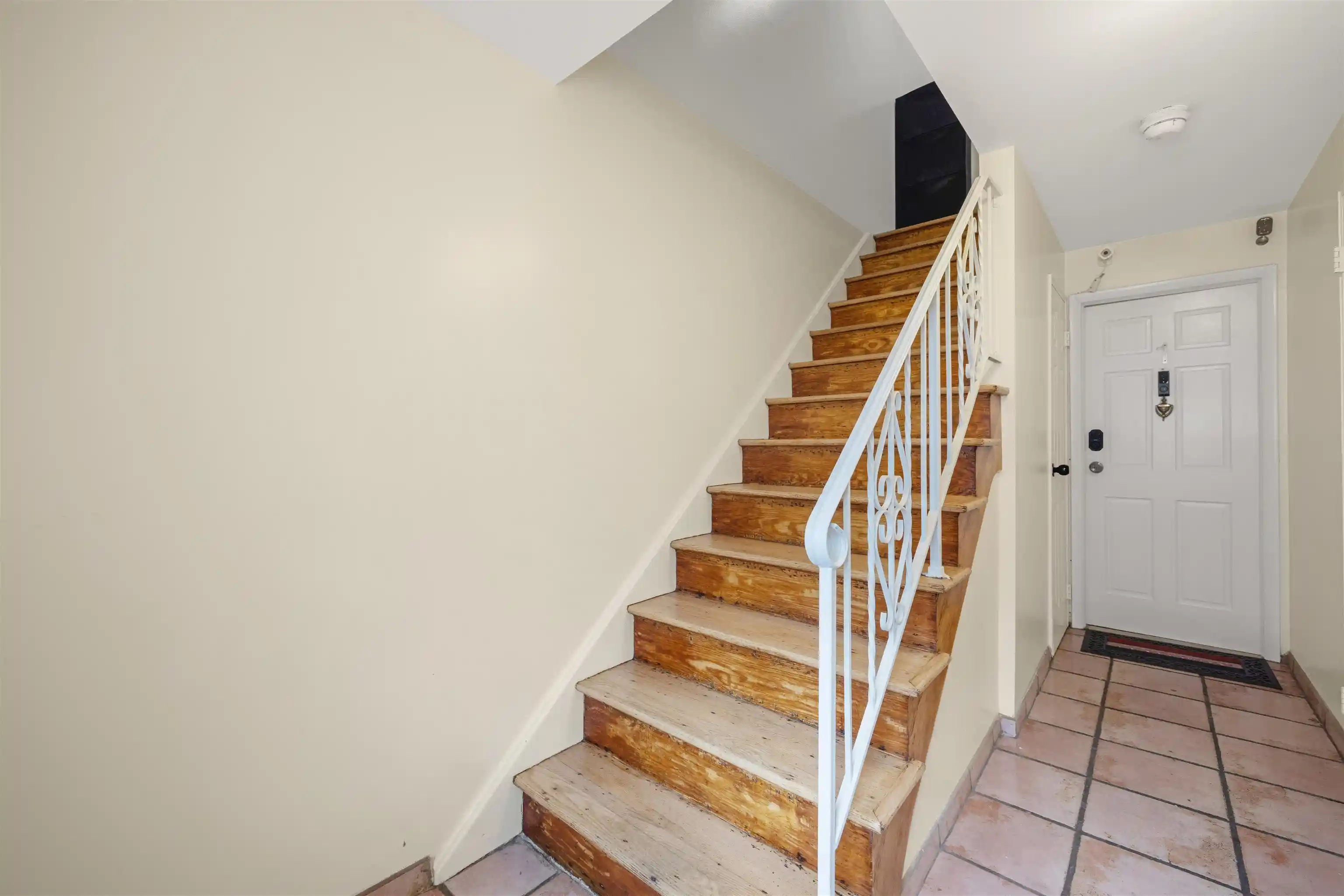 Photo 3 of Multi family home for sale at 510 Lincoln St, Union City, NJ 07087 | MLS# 260017118 | Listing updated on 2026-09-17