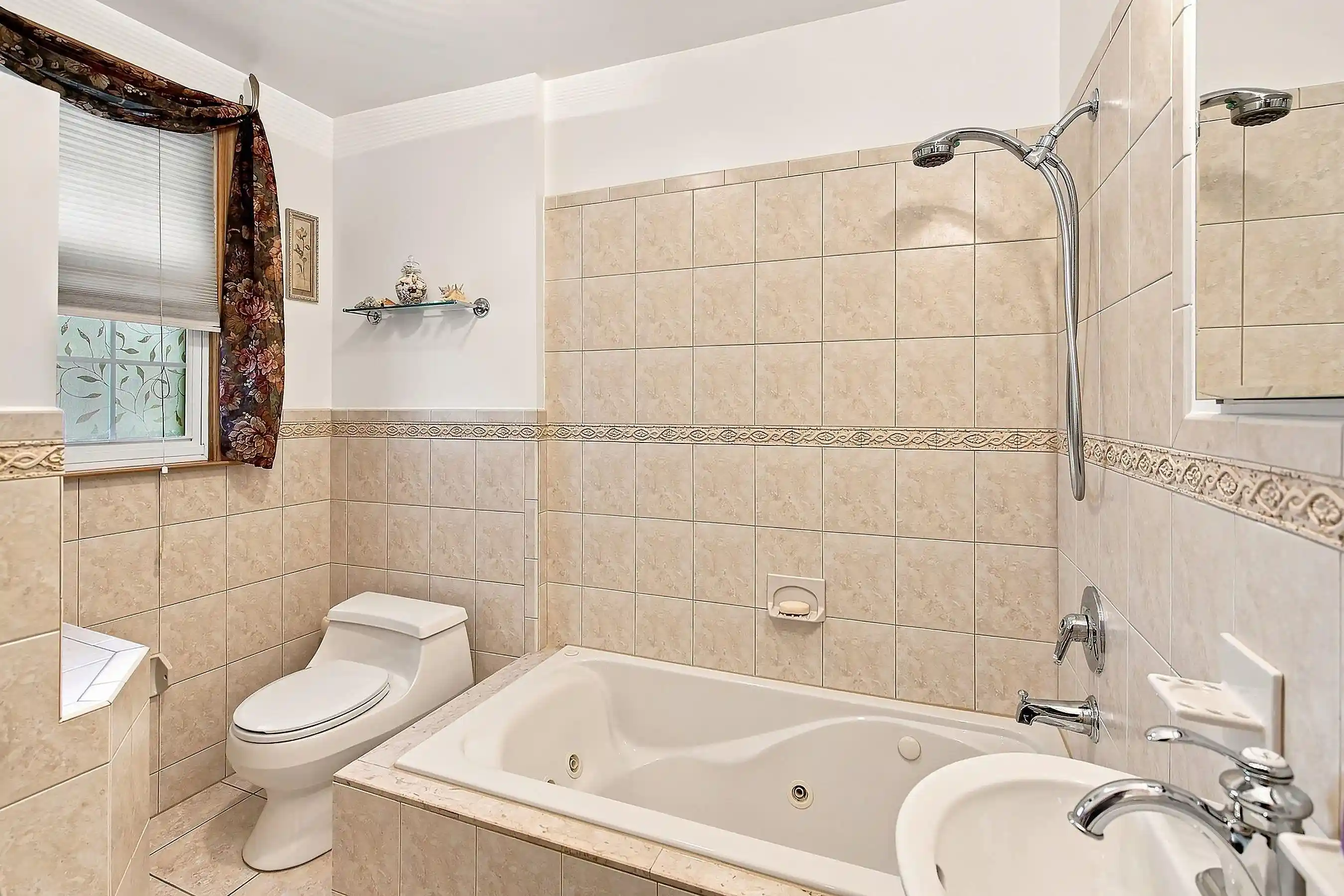 Photo 4 of Single family home for sale at 752 Forest St, Kearny, NJ 07032 | MLS# 260017126 | Listing updated on 2026-09-14