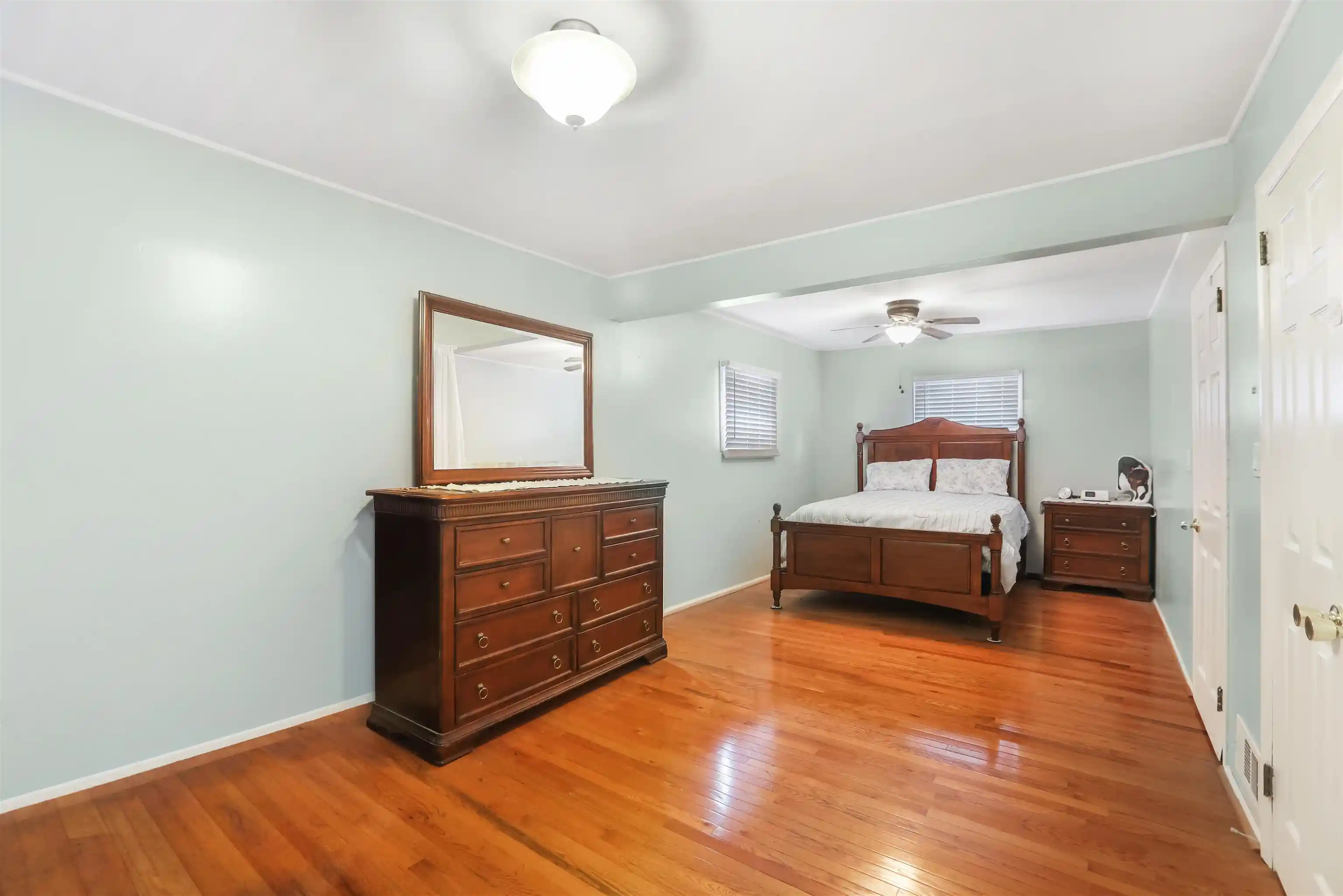 3rd image of 354 Colonia Blvd, Woodbridge, NJ 07067 | MLS# 260017175