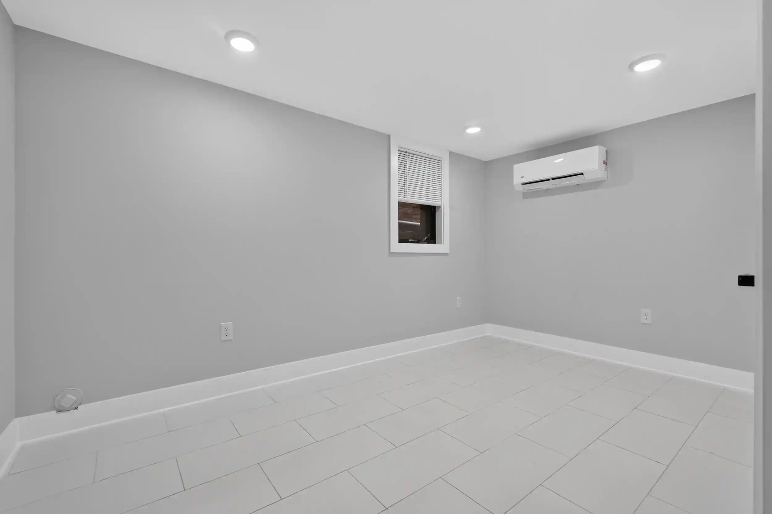 2nd image of 933a Smt Ave, Jersey City, NJ 07307