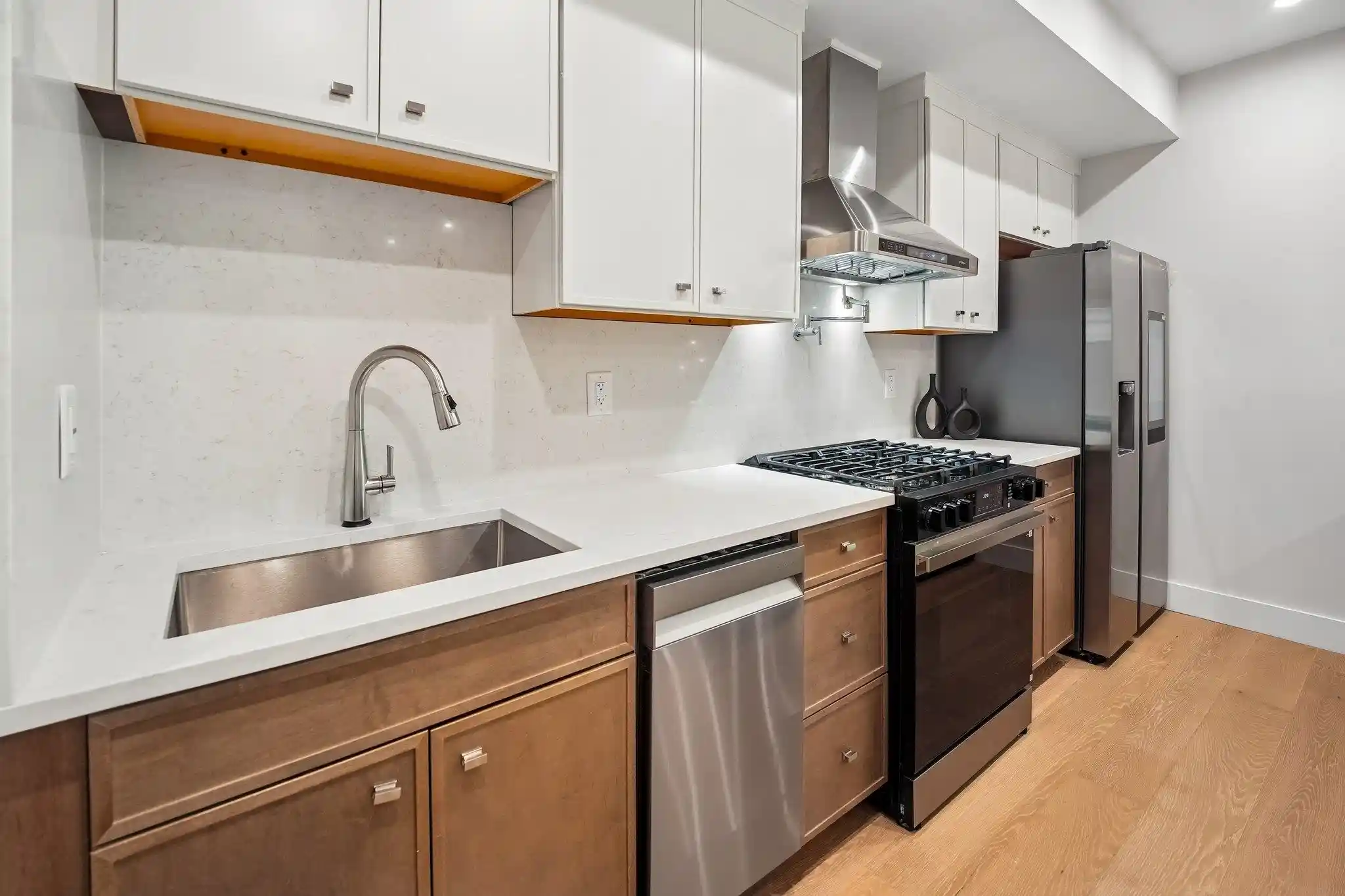 Photo 3 of Condo for sale at 89 Bright St #2, Jersey City, NJ 07302 | MLS# 260017266 | Listing updated on 2026-10-04
