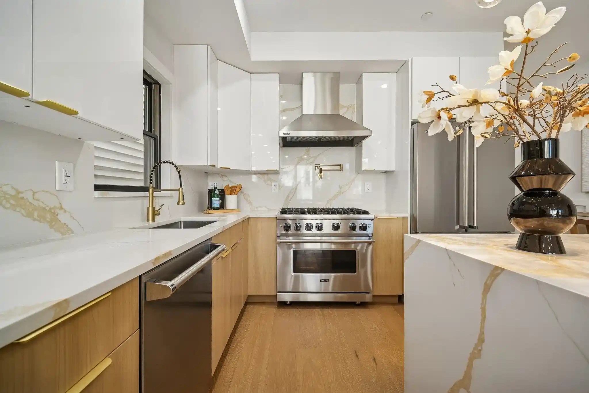 Listing Photo 5 - Condo for sale in building located at 85 Bleecker St, Jersey City, NJ 07307 - Unit #2