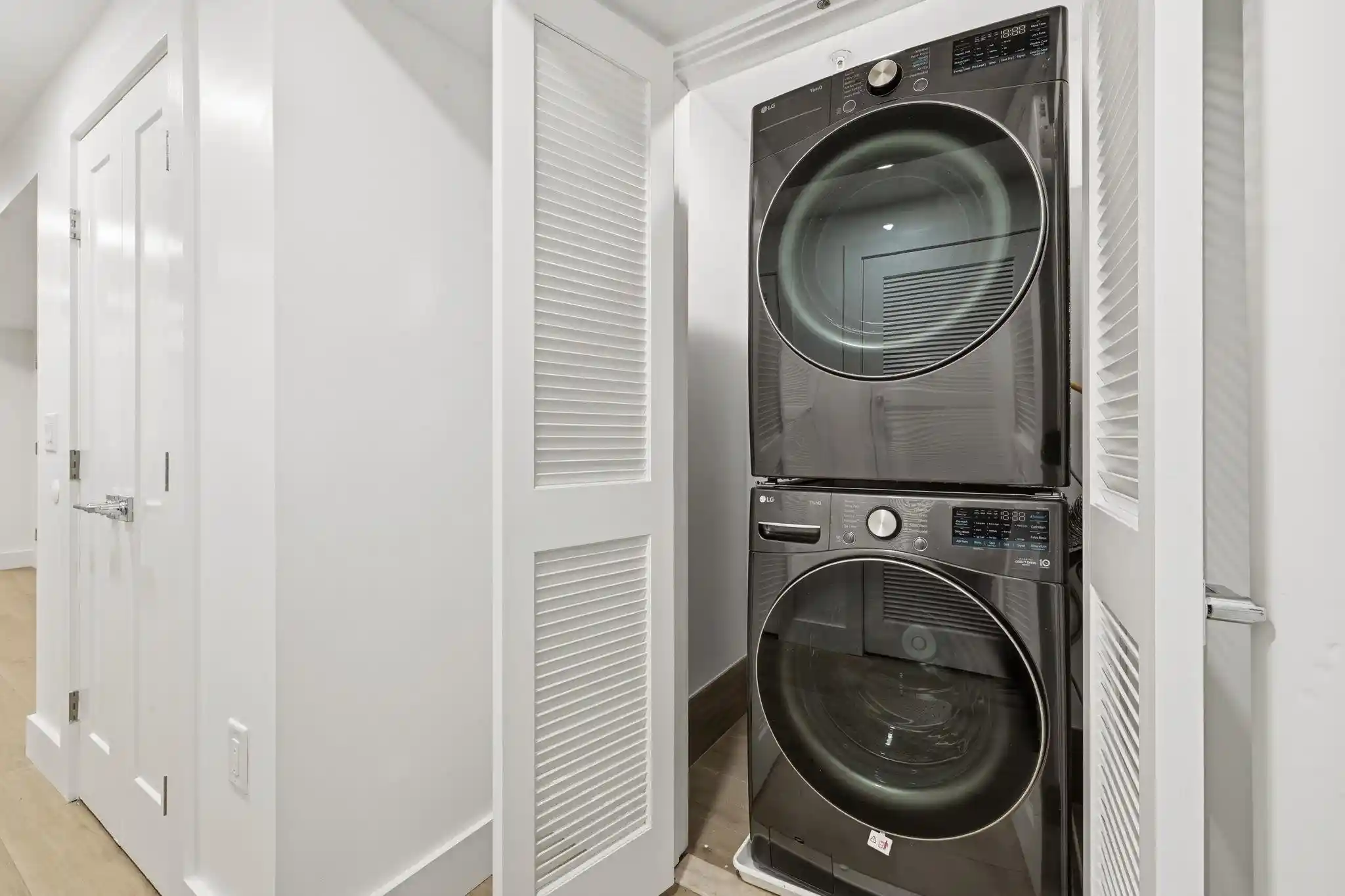 Listing Photo 4 - Condo for sale in building located at 271 Webster Ave, Jersey City, NJ 07307 - Unit #2