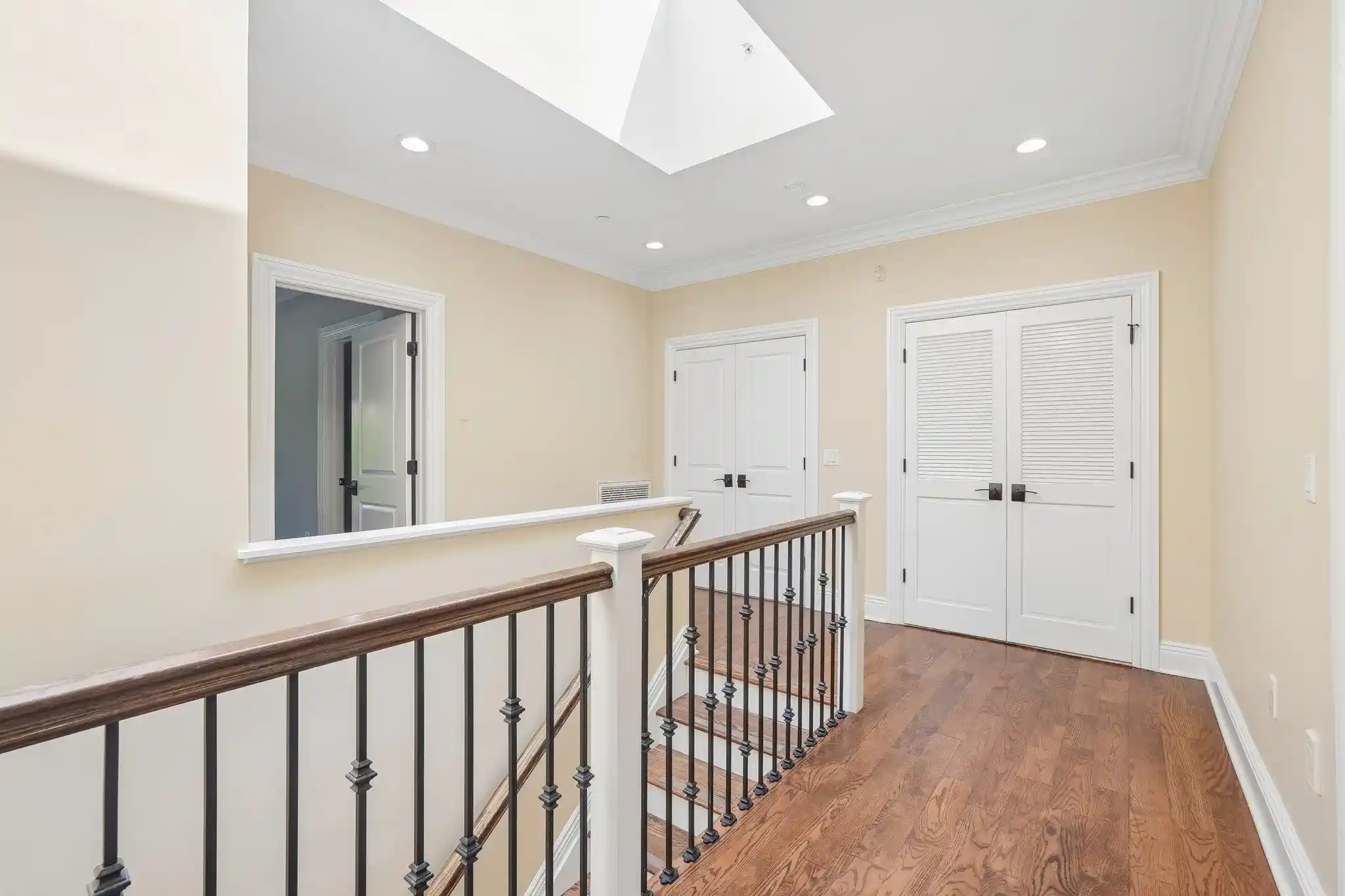 Photo 2 of Sale Pending at 20 Marquis Ct #20, Edgewater, NJ 07020 | MLS# 260017679 | Listing updated on 2026-09-16