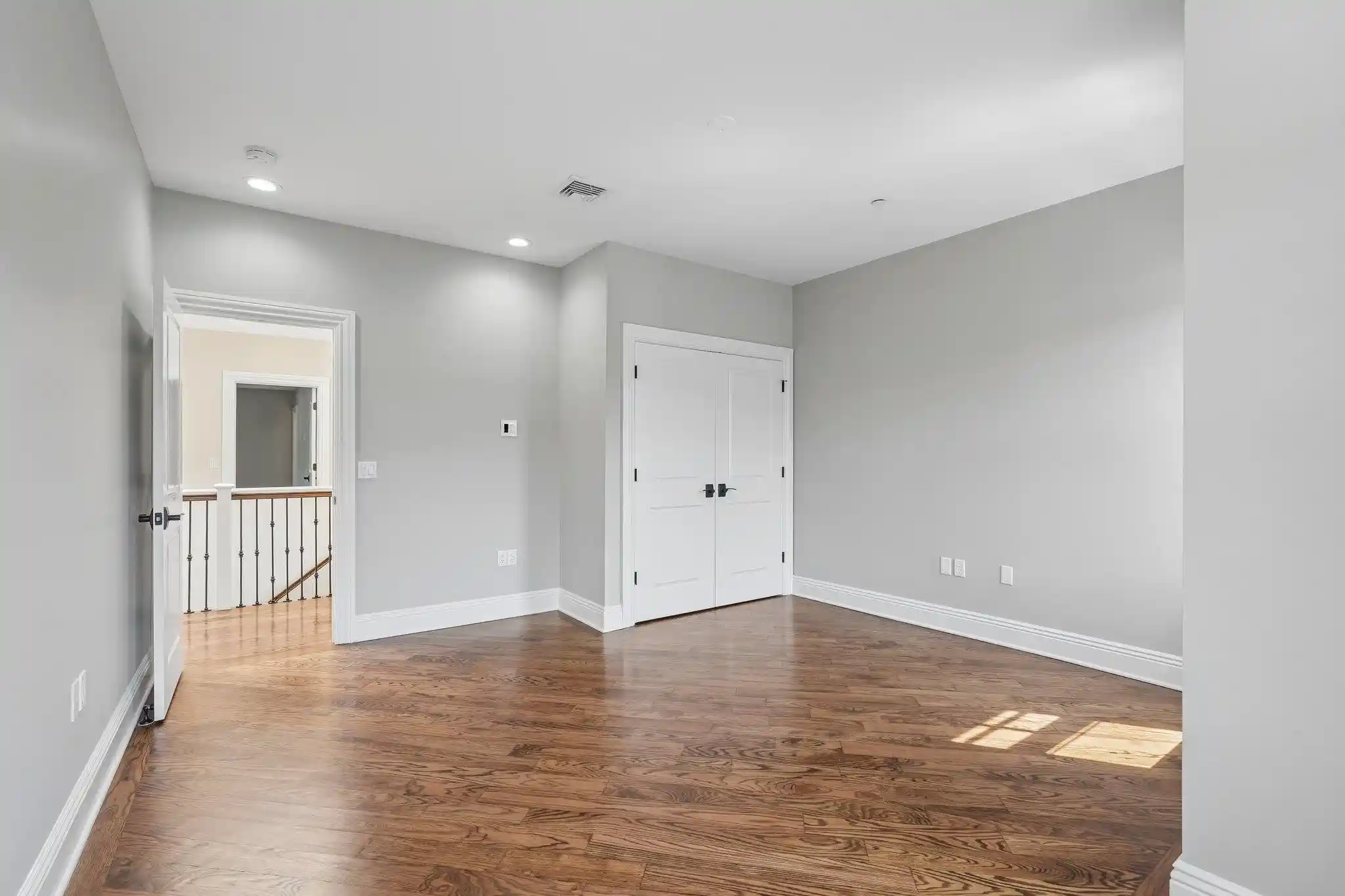 Photo 4 of Sale Pending at 20 Marquis Ct #20, Edgewater, NJ 07020 | MLS# 260017679 | Listing updated on 2026-09-16