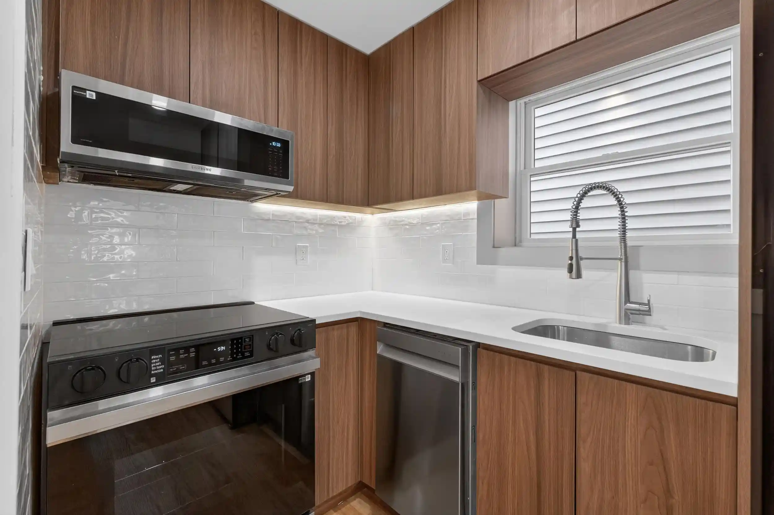 Photo 1 of Sale Pending at 161 Woodlawn Ave #4, Jersey City, NJ 07305 | MLS# 260017895 | Listing updated on 2026-09-16