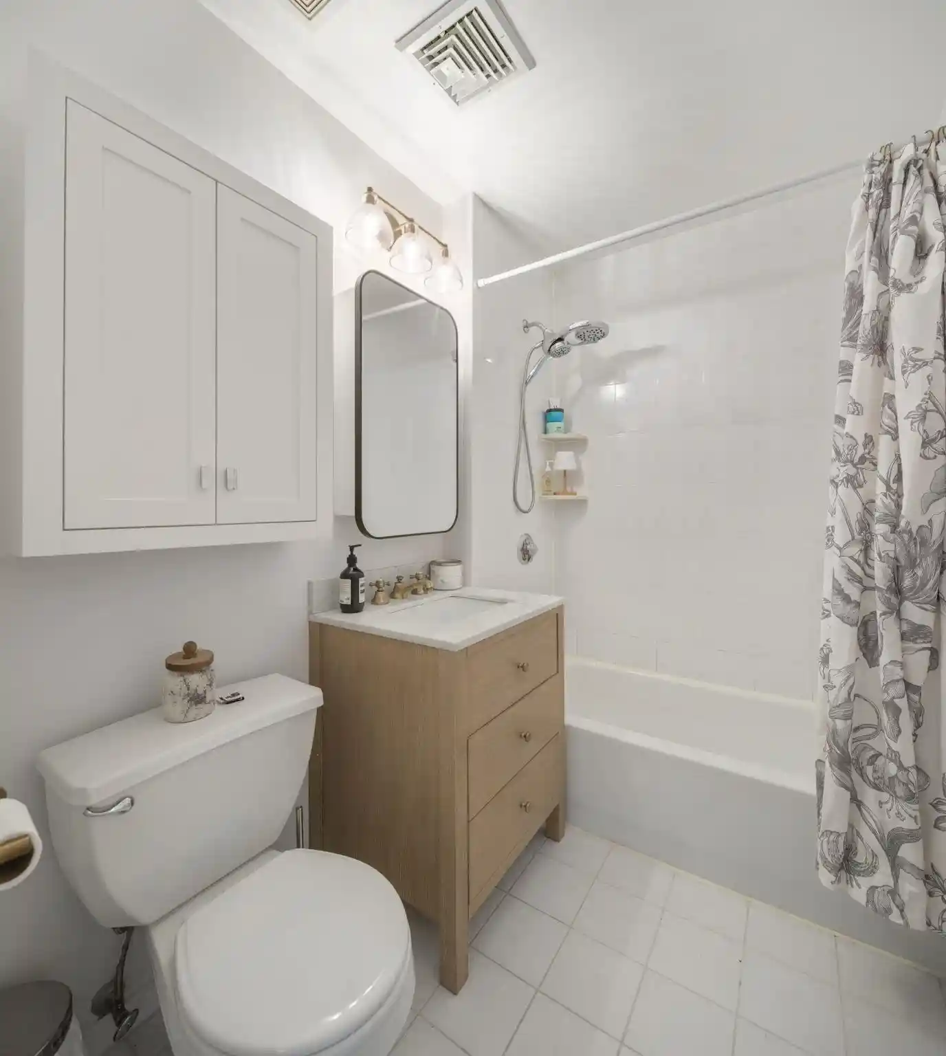 Photo 3 of Sale Pending at 416 Grand St #2B, Hoboken, NJ 07030 | MLS# 260017975 | Listing updated on 2026-09-15