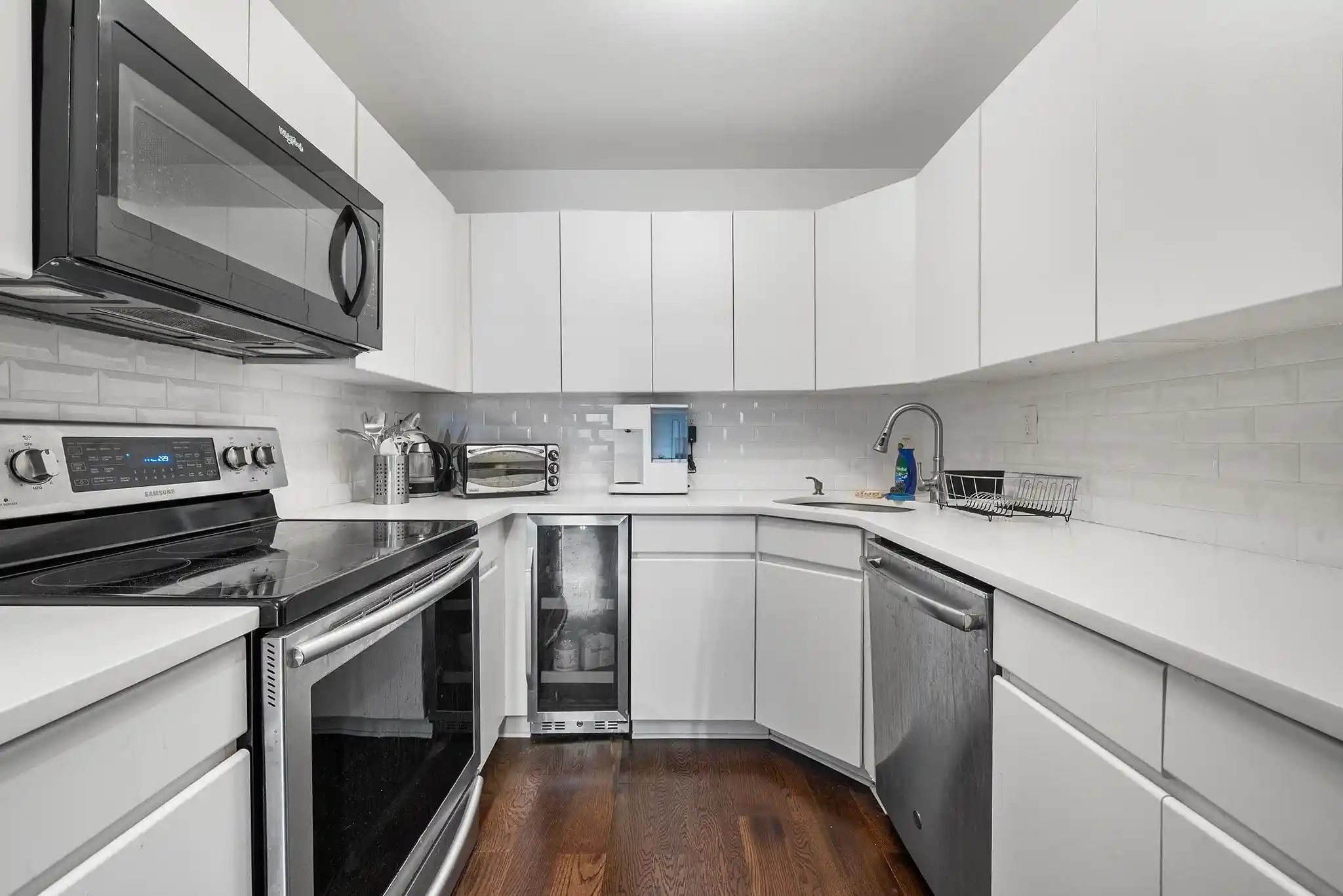 Listing Photo 4 - Condo for sale in building located at 1 Greene St, Jersey City, NJ 07302 - Unit #511