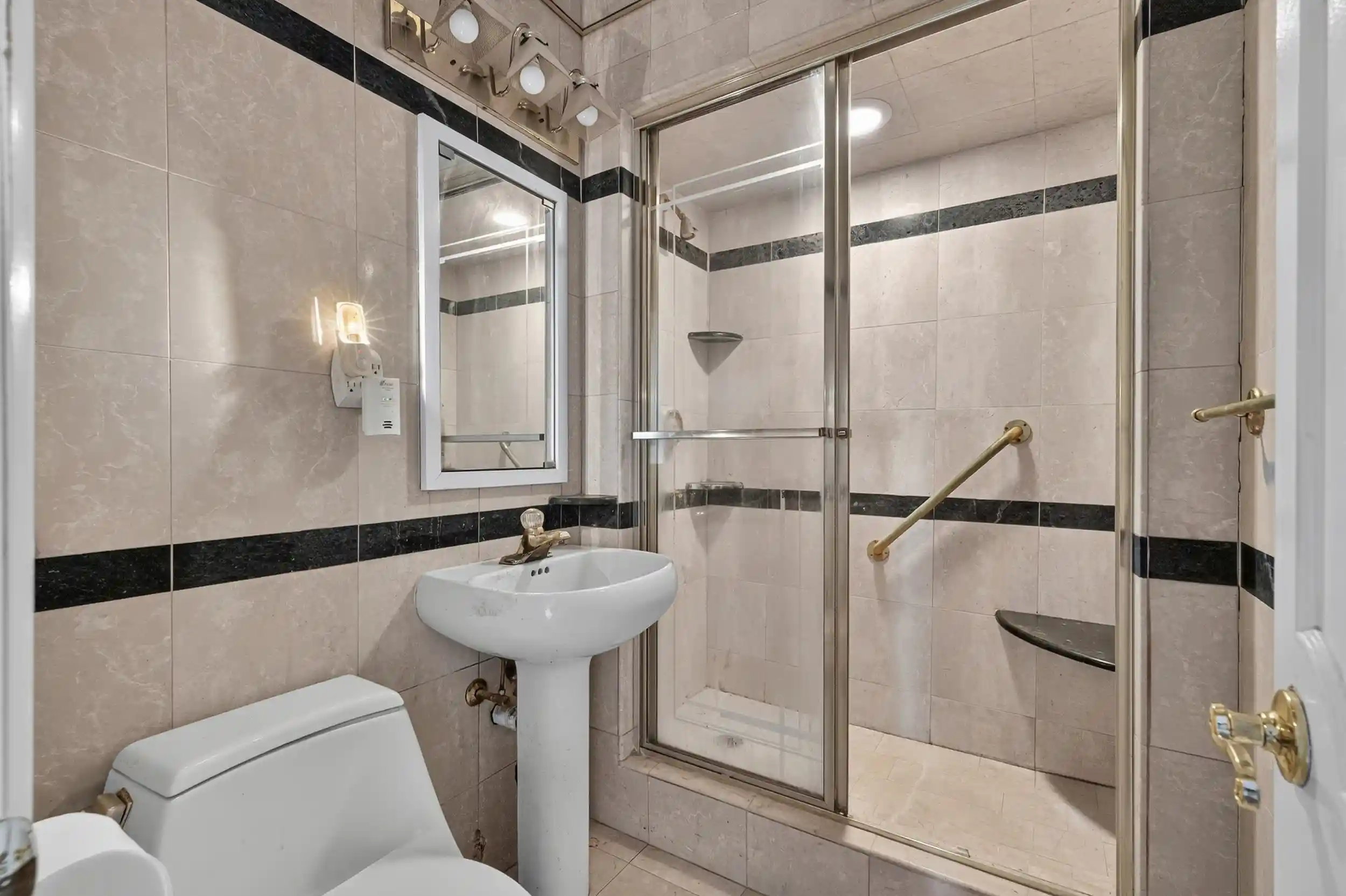 Listing Photo 5 - Condo for sale in building located at 201St St Paul Ave, Jersey City, NJ 07306 - Unit #6T