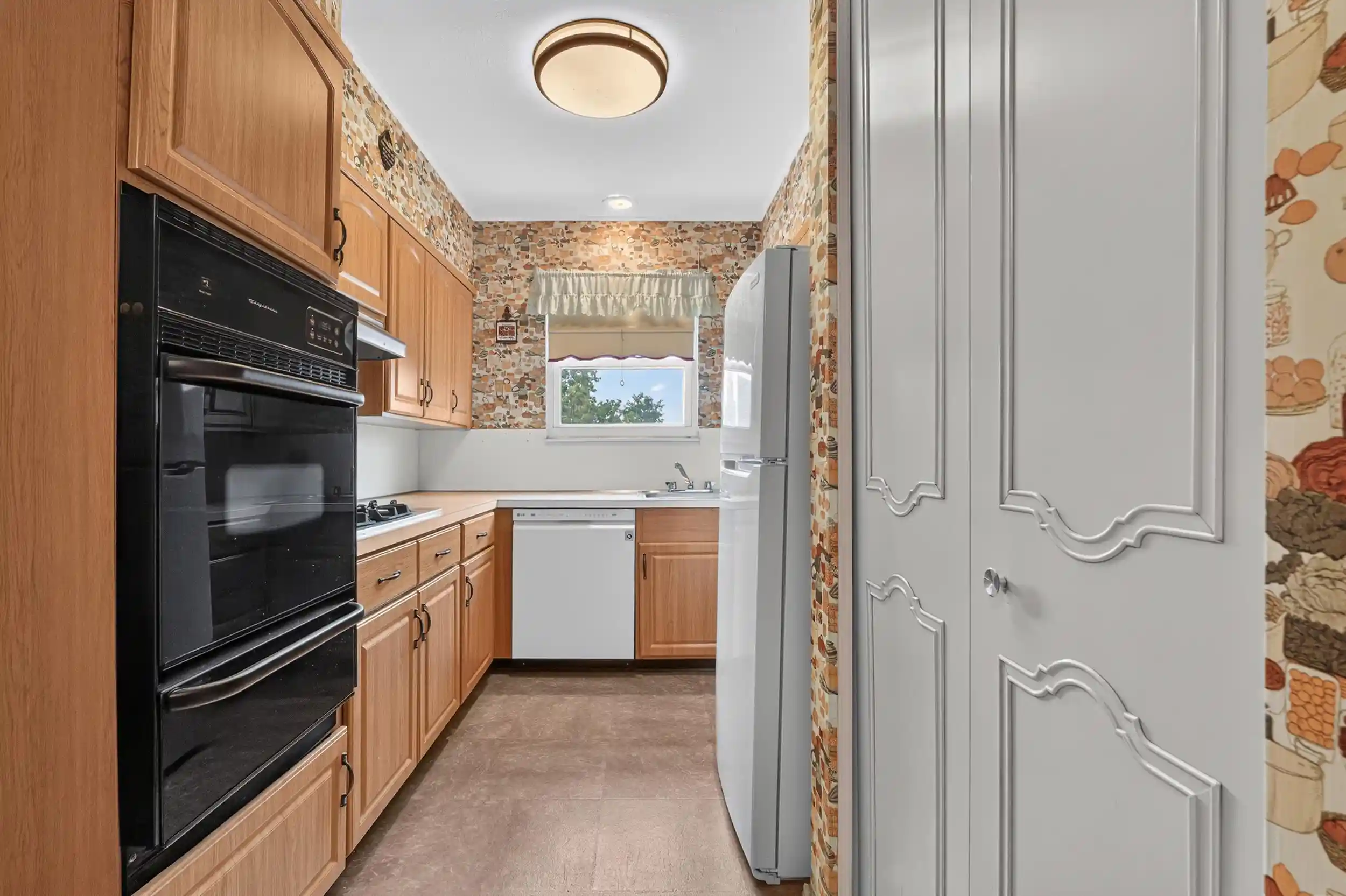 Photo 4 of Condo for sale at 795 Ave C #301, Bayonne, NJ 07002 | MLS# 260018075 | Listing updated on 2026-09-14