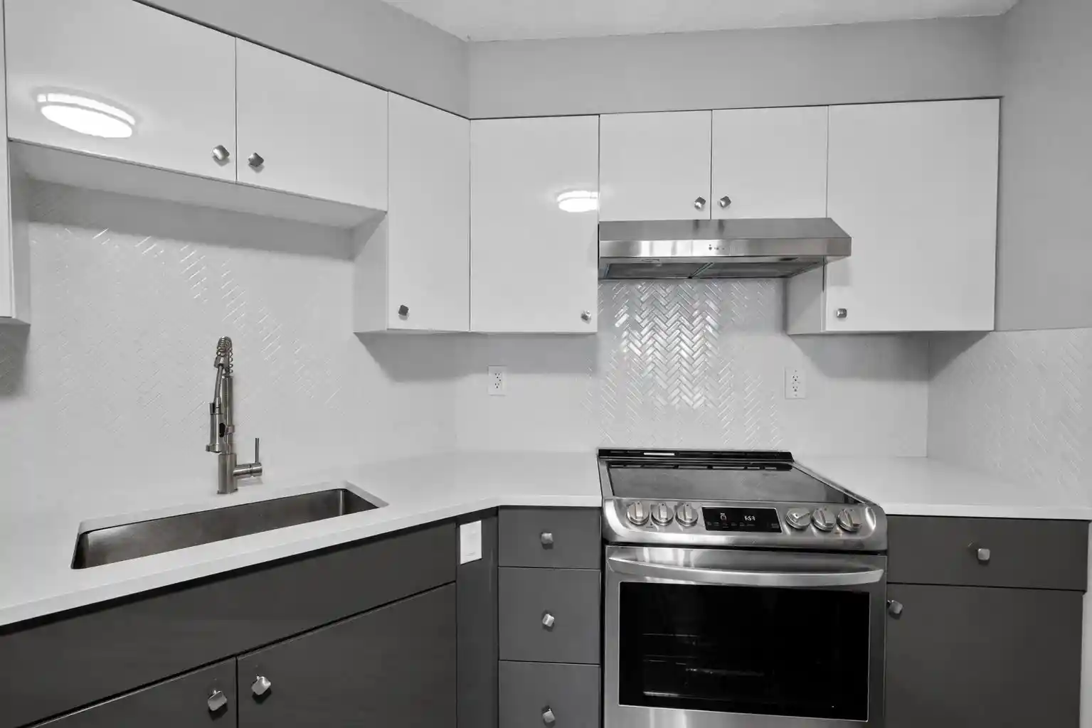 Listing Photo 5 - Condo for sale in building located at 702 Harmon Cvs Tower, Secaucus, NJ 07094