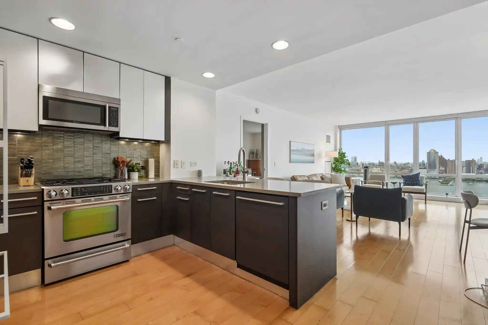 Photo 4 of Condo for sale at 2 2nd Street #3503, Jersey City, NJ 07302 | MLS# 260018103 | Listing updated on 2026-09-10