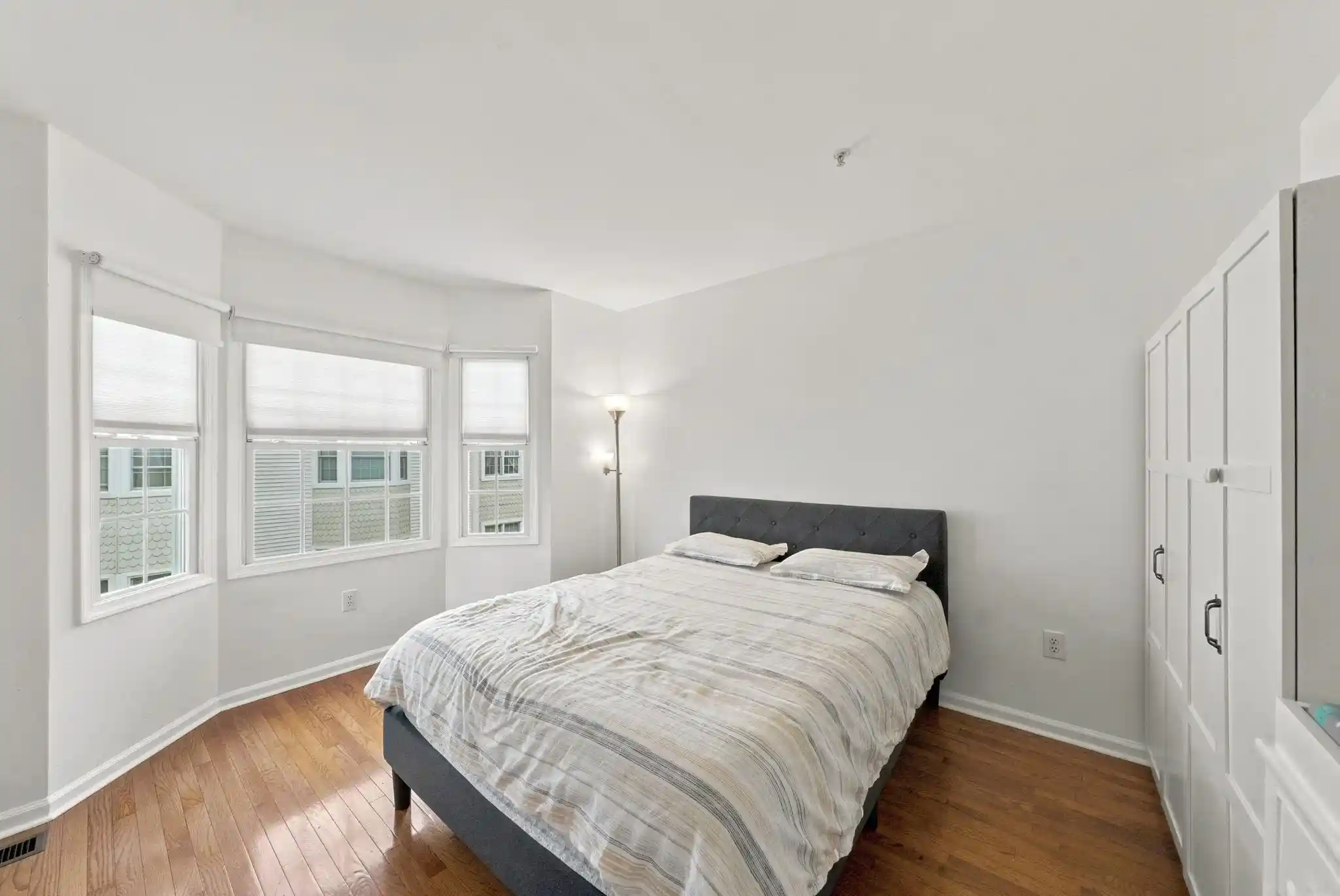 Photo 3 of Sale Pending at 335 The Promenade #335, Edgewater, NJ 07020 | MLS# 260018165 | Listing updated on 2026-09-17