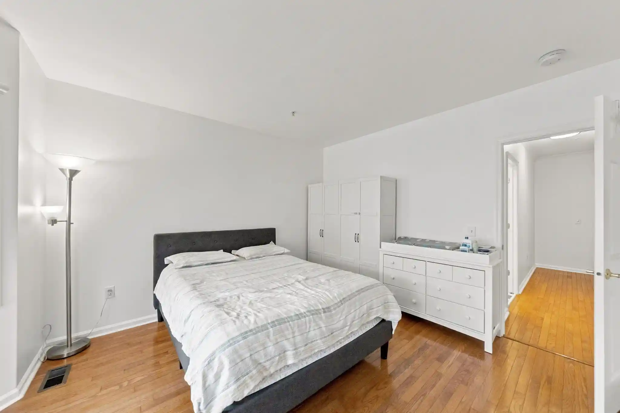 Photo 4 of Sale Pending at 335 The Promenade #335, Edgewater, NJ 07020 | MLS# 260018165 | Listing updated on 2026-09-17
