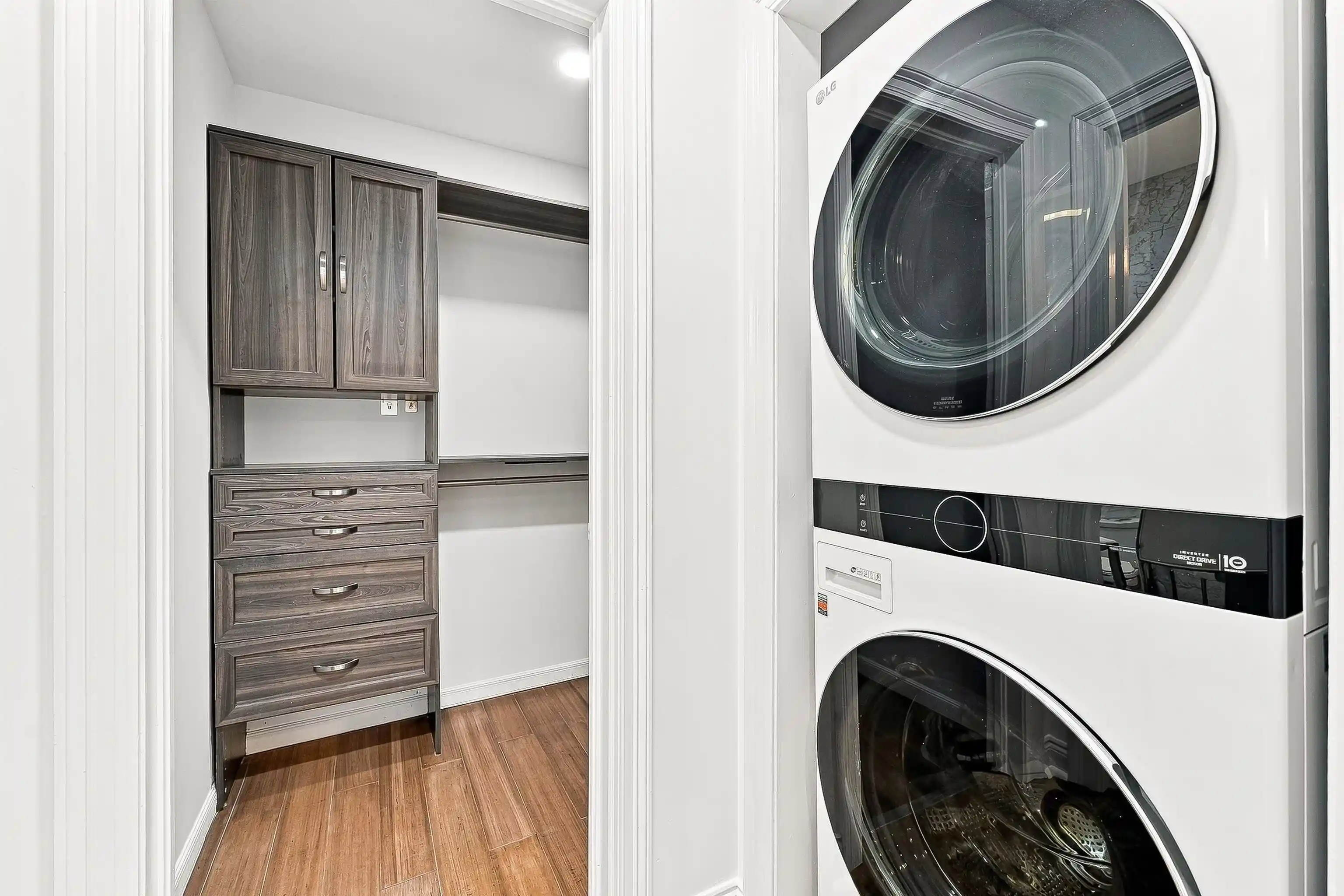 Photo 4 of Condo for sale at 110 Shearwater Ct E #33, Jersey City, NJ 07305 | MLS# 260018171 | Listing updated on 2026-09-11