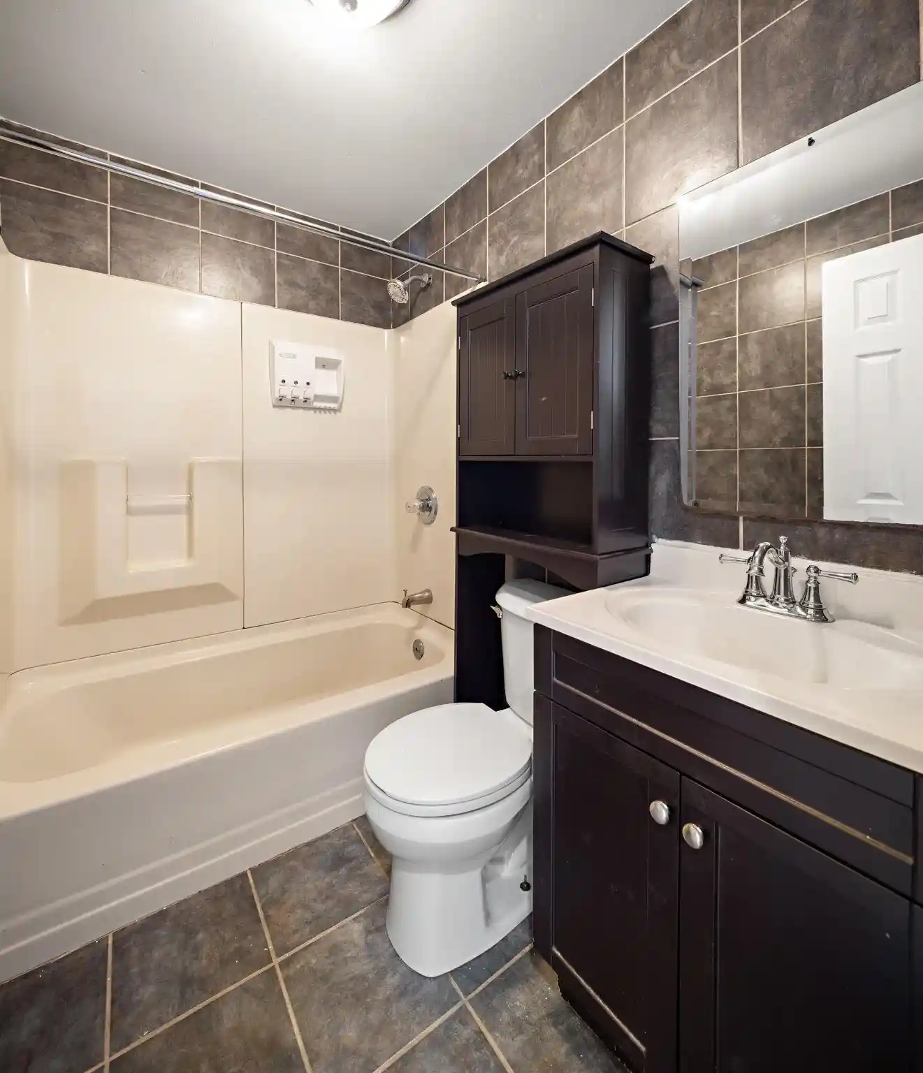 Photo 4 of Sale Pending at 36 Perry St, Jersey City, NJ 07306 | MLS# 260018366 | Listing updated on 2026-09-18