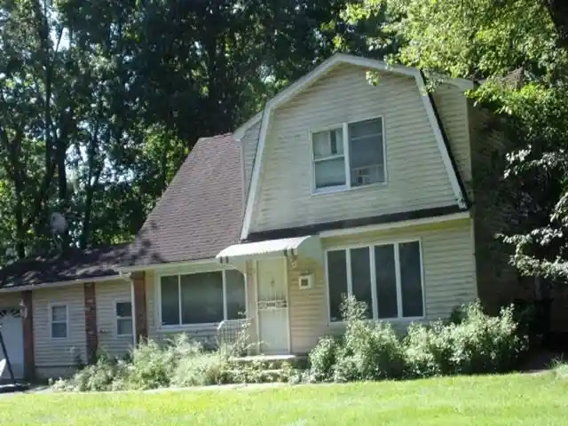 Photo 1 of Single family home for sale at 82 Knollwood Dr, Paramus, NJ 07652 | MLS# 260018415 | Listing updated on 2026-09-14