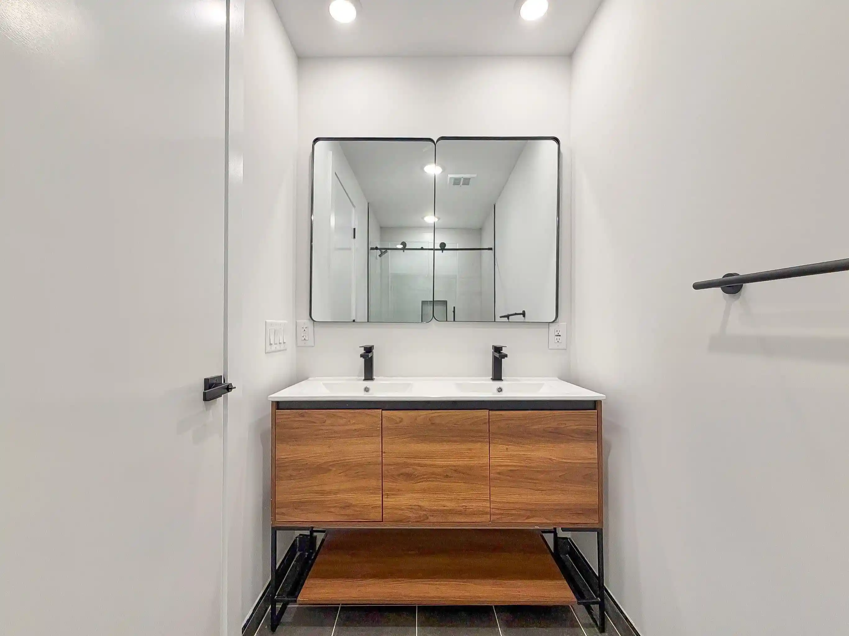 Photo 4 of Condo for sale at 88 Bergen Ave #4, Jersey City, NJ 07305 | MLS# 260018443 | Listing updated on 2026-09-14
