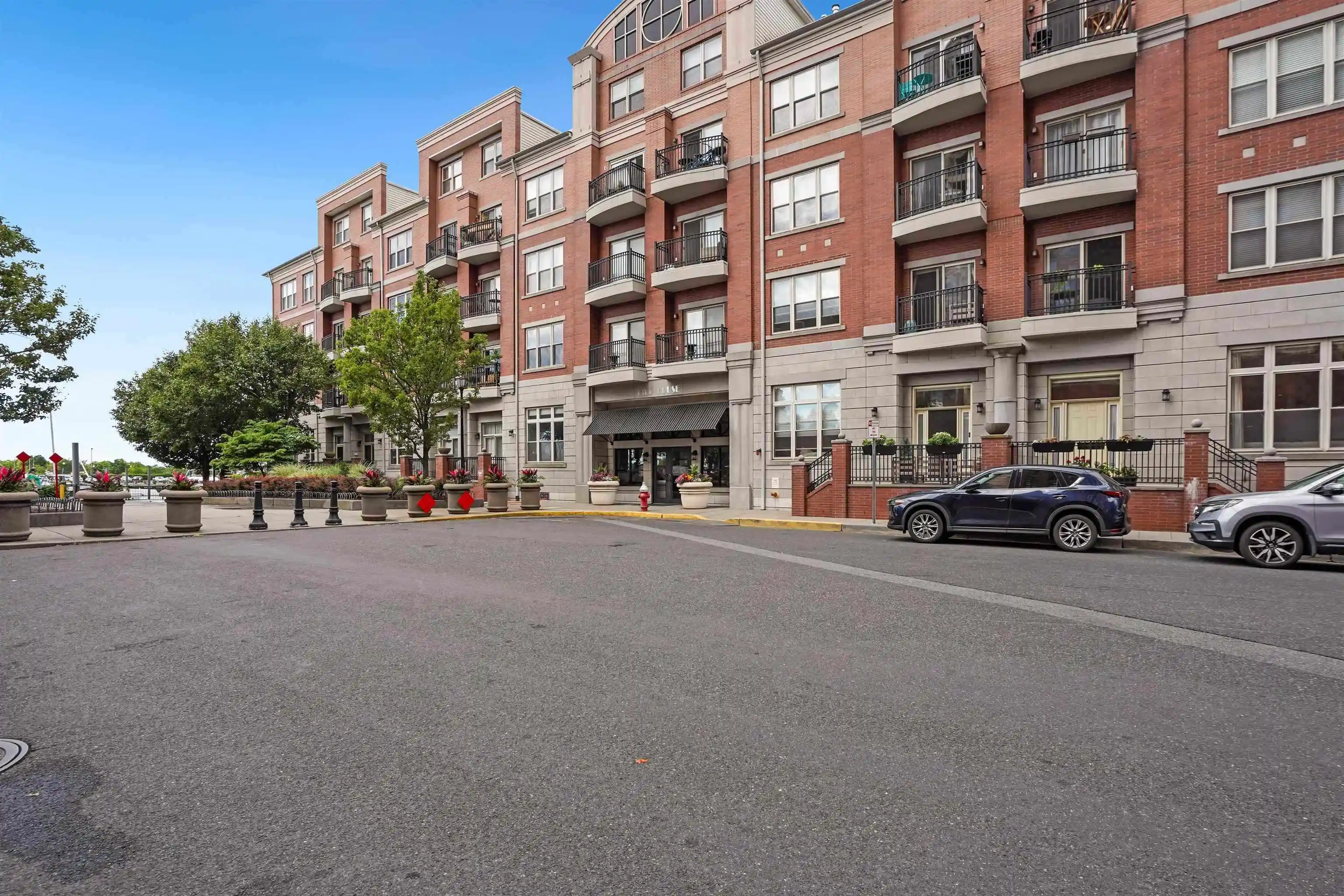 Photo 4 of Condo for sale at 15 Warren St #116, Jersey City, NJ 07302 | MLS# 260018531 | Listing updated on 2026-09-17