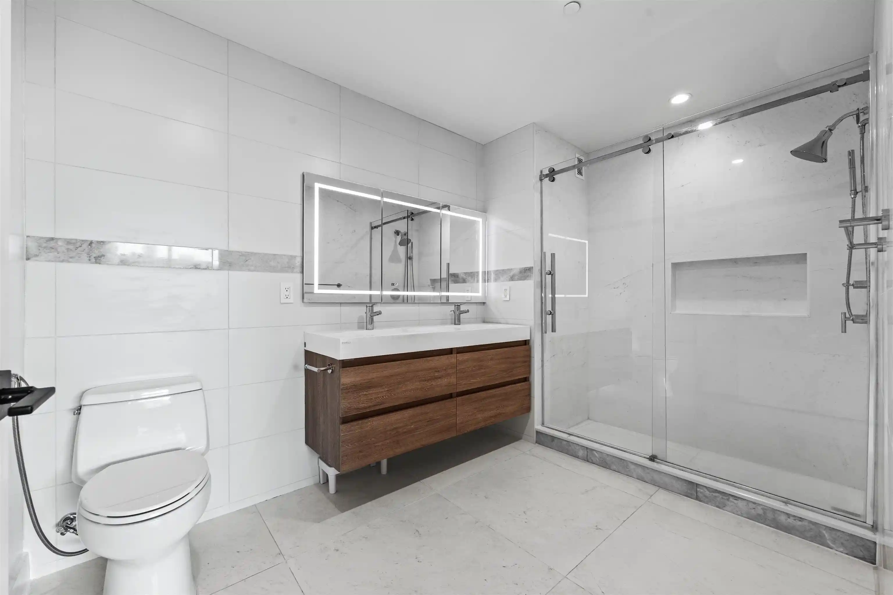 Photo 4 of Condo for sale at 1 Shore Ln #2711/2710, Jersey City, NJ 07310 | MLS# 260018613 | Listing updated on 2026-09-16