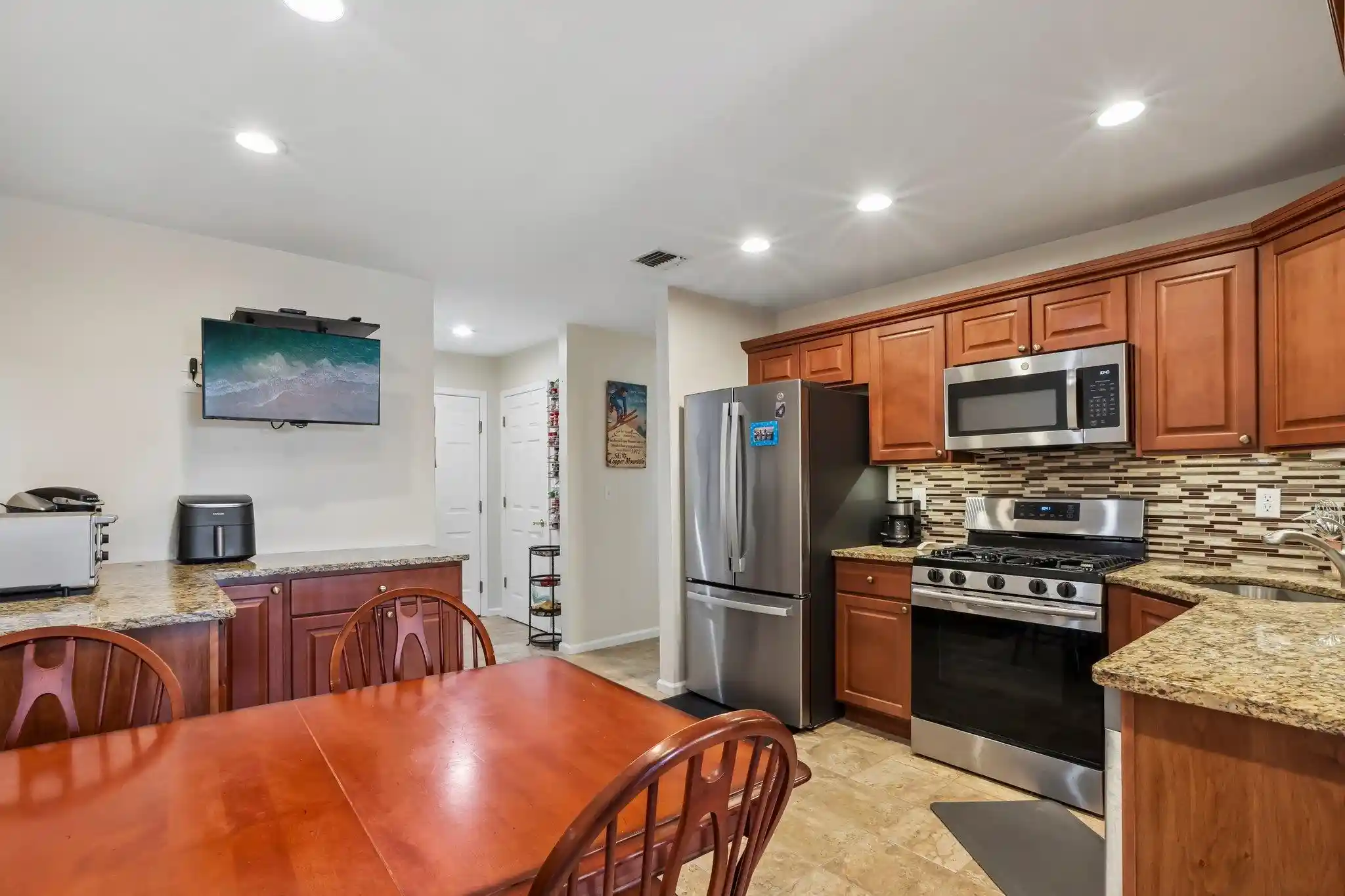 Photo 4 of Condo for sale at 411 Heights Dr, Haledon, NJ 07508 | MLS# 260018656 | Listing updated on 2026-09-16