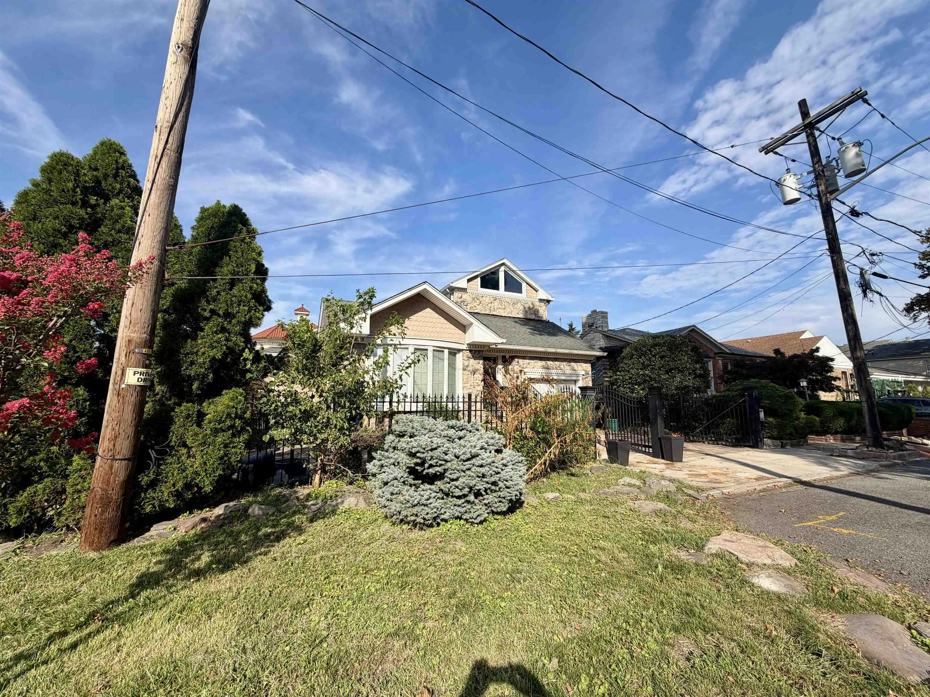 Photo 4 of Single family home for sale at 33 Roosevelt Ter, Bayonne, NJ 07002 | MLS# 260018780 | Listing updated on 2026-09-17