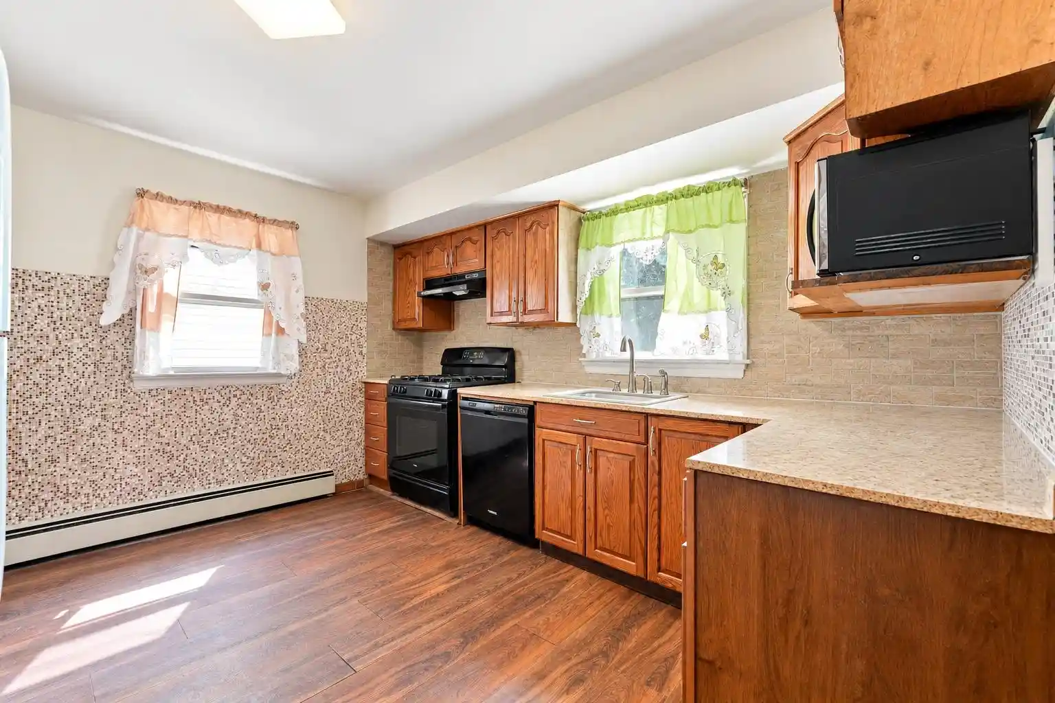 Photo 2 of Single family home for sale at 228 Laurel Ave, Kearny, NJ 07032 | MLS# 260018784 | Listing updated on 2026-09-18