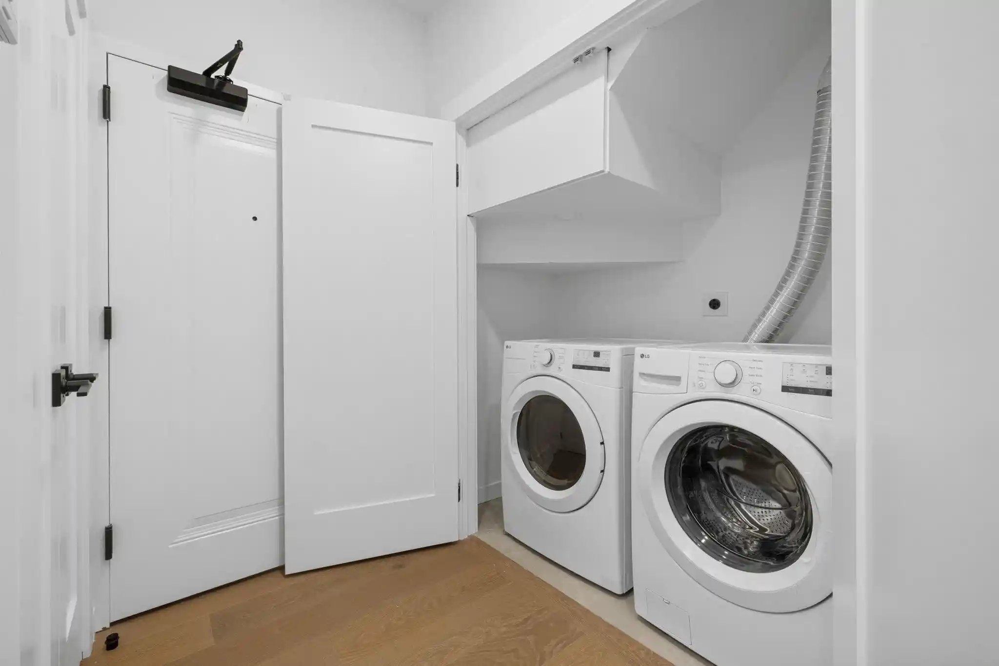 Photo 3 of Townhouse for sale at 318 Barrow St #1, Jersey City, NJ 07302 | MLS# 260018785 | Listing updated on 2026-09-17