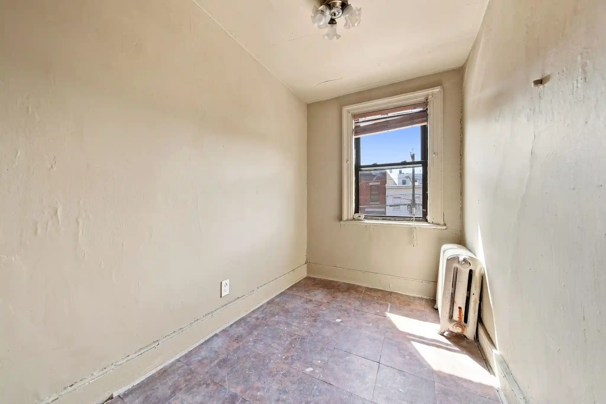 Photo 4 of Single family home for sale at 218 5th Street, Jersey City, NJ 07302 | MLS# 260018802 | Listing updated on 2026-09-17