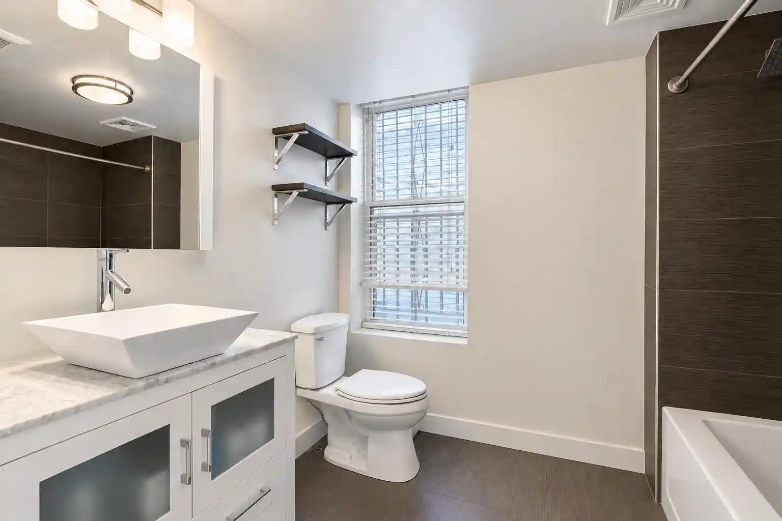 Photo 3 of Condo for sale at 941 Boulevard E #3c, Weehawken, NJ 07086 | MLS# 260018970 | Listing updated on 2026-09-19