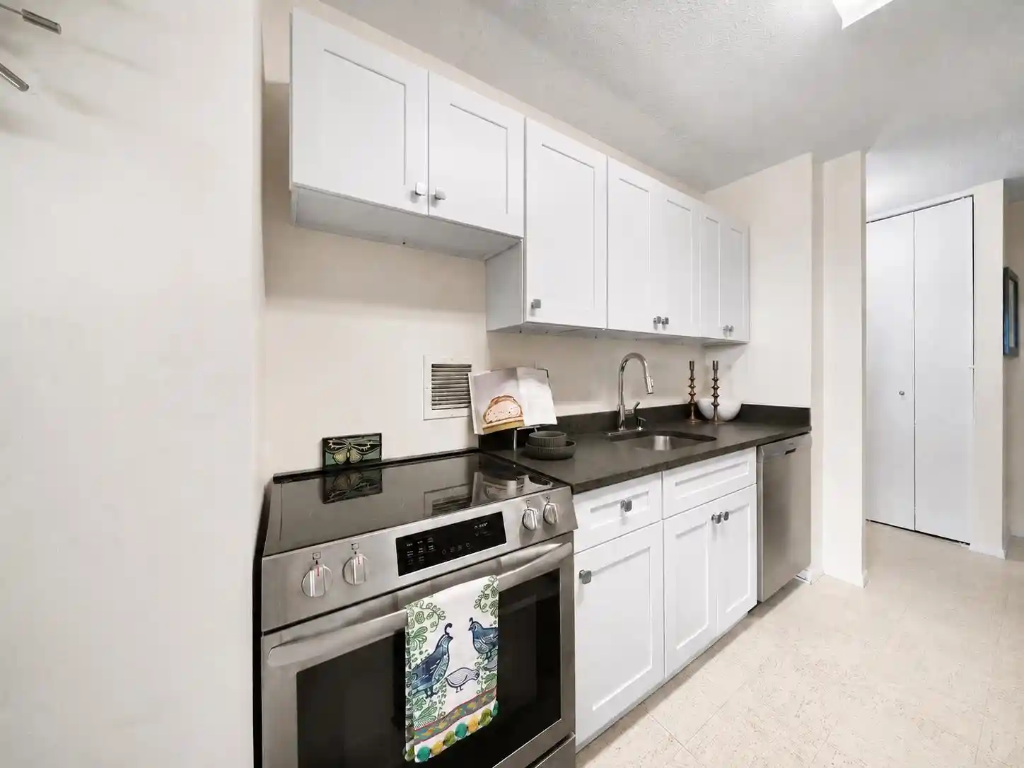 Photo 3 of Condo for sale at 7855 Boulevard E #11F, North Bergen, NJ 07047 | MLS# 260018998 | Listing updated on 2026-10-05