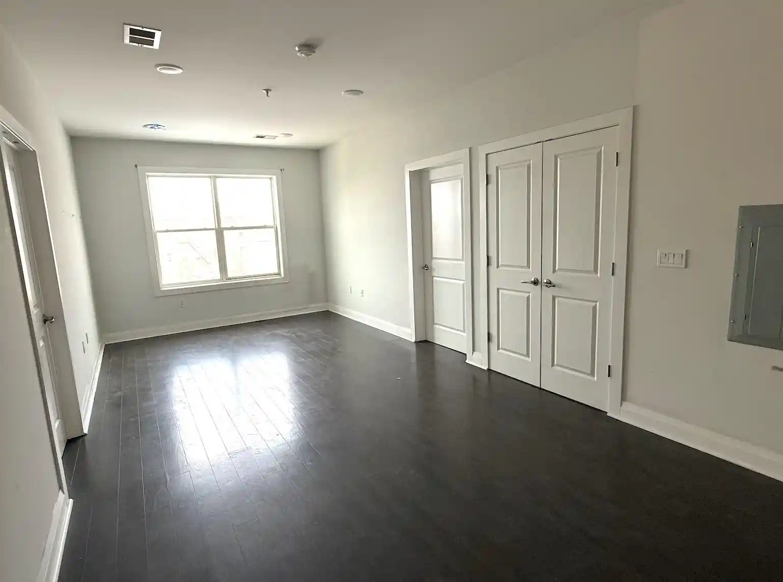 Listing Photo 4 - Condo for sale in building located at 1901 Smt Ave, Union, NJ 07087 - Unit #301