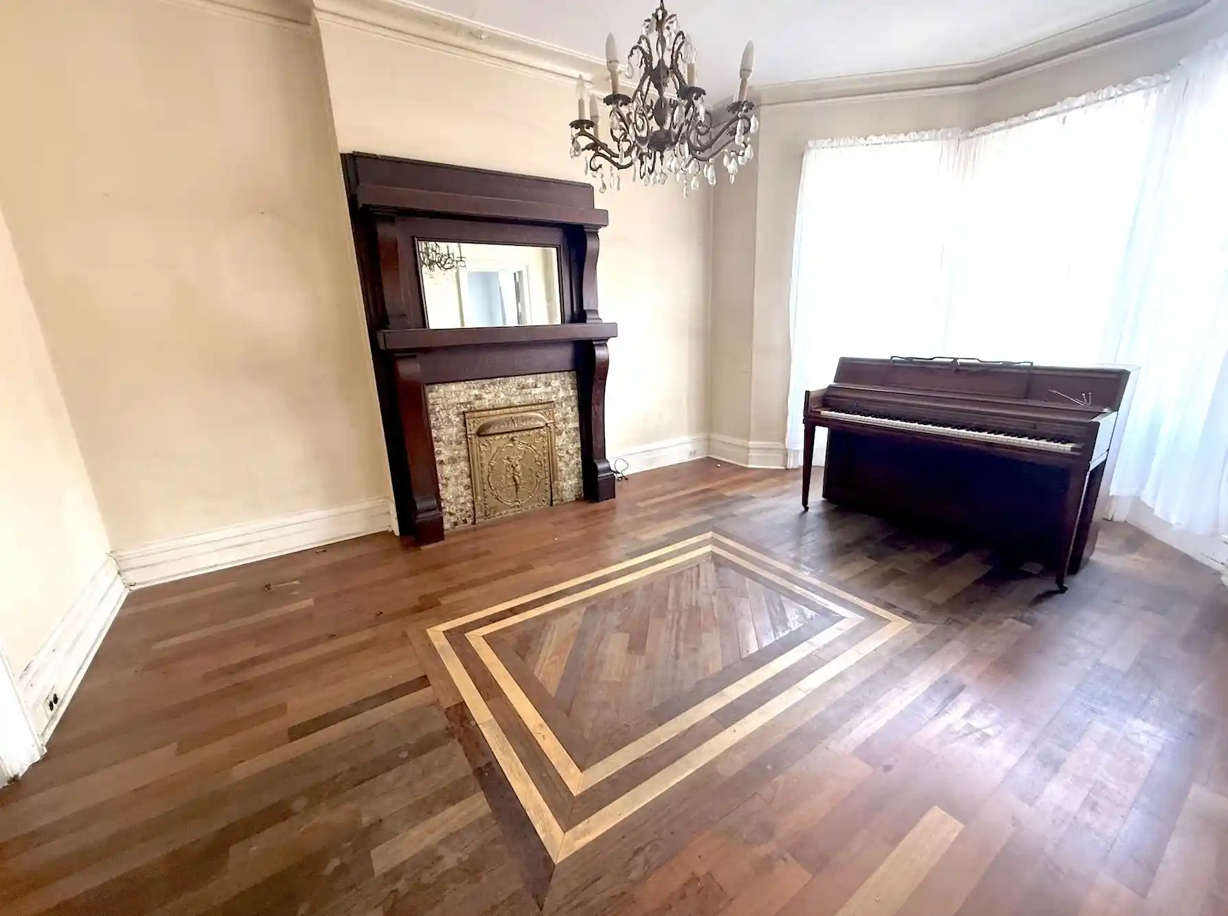 Photo 3 of House for sale at 811 Sip St, Union City, NJ 07087 | MLS# 260019524 | Listing updated on 2026-10-03