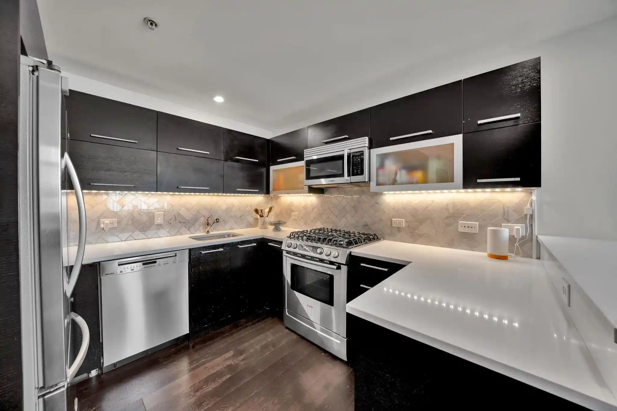 Photo 3 of Sale Pending at 1450 Washington St #PH4, Hoboken, NJ 07030 | MLS# 260019531 | Listing updated on 2026-10-08