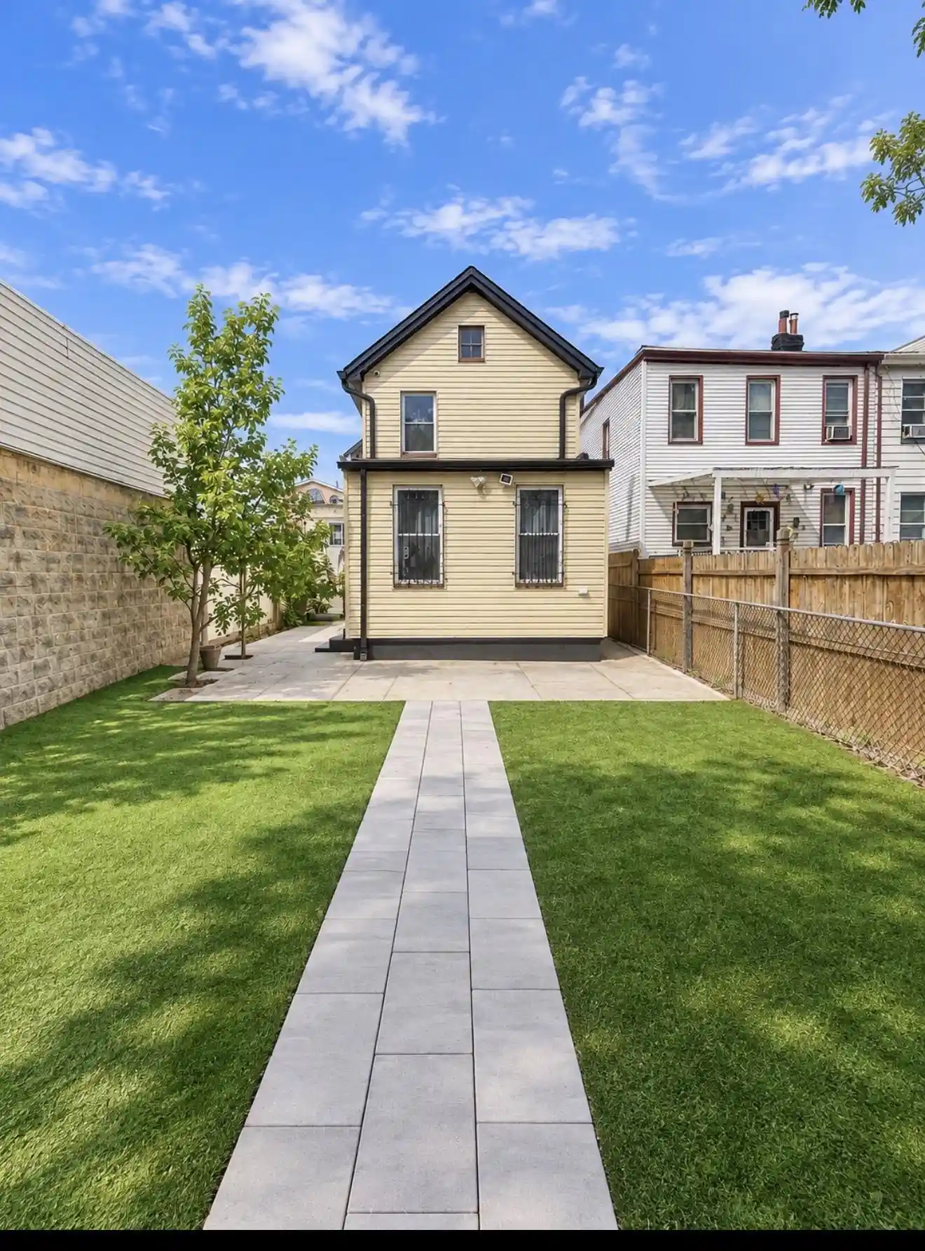 Photo 1 of Single family home for sale at 10 Long St, Jersey City, NJ 07305 | MLS# 260019534 | Listing updated on 2026-10-05