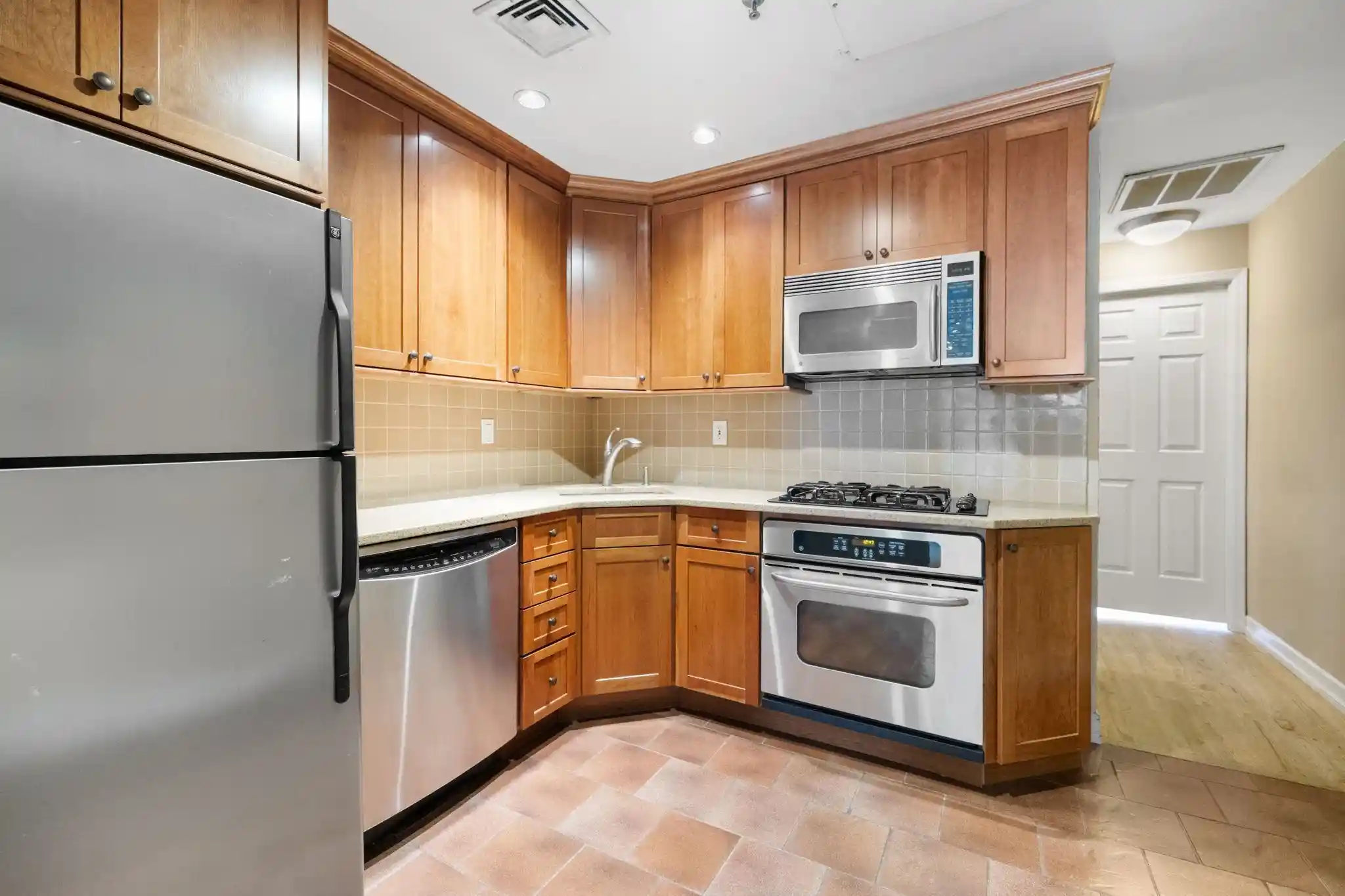 Photo 3 of Condo for sale at 343 Varick St #3R, Jersey City, NJ 07302 | MLS# 260019591 | Listing updated on 2026-10-08