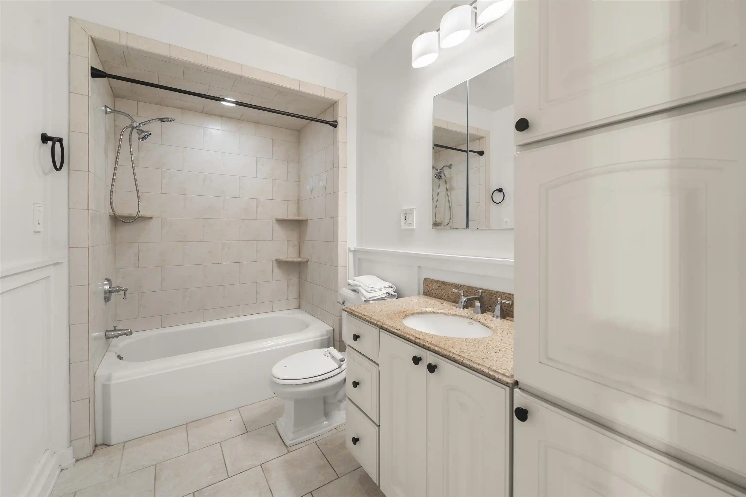 Listing Photo 4 - Condo for sale in building located at 82 E 26th St, Bayonne, NJ 07002