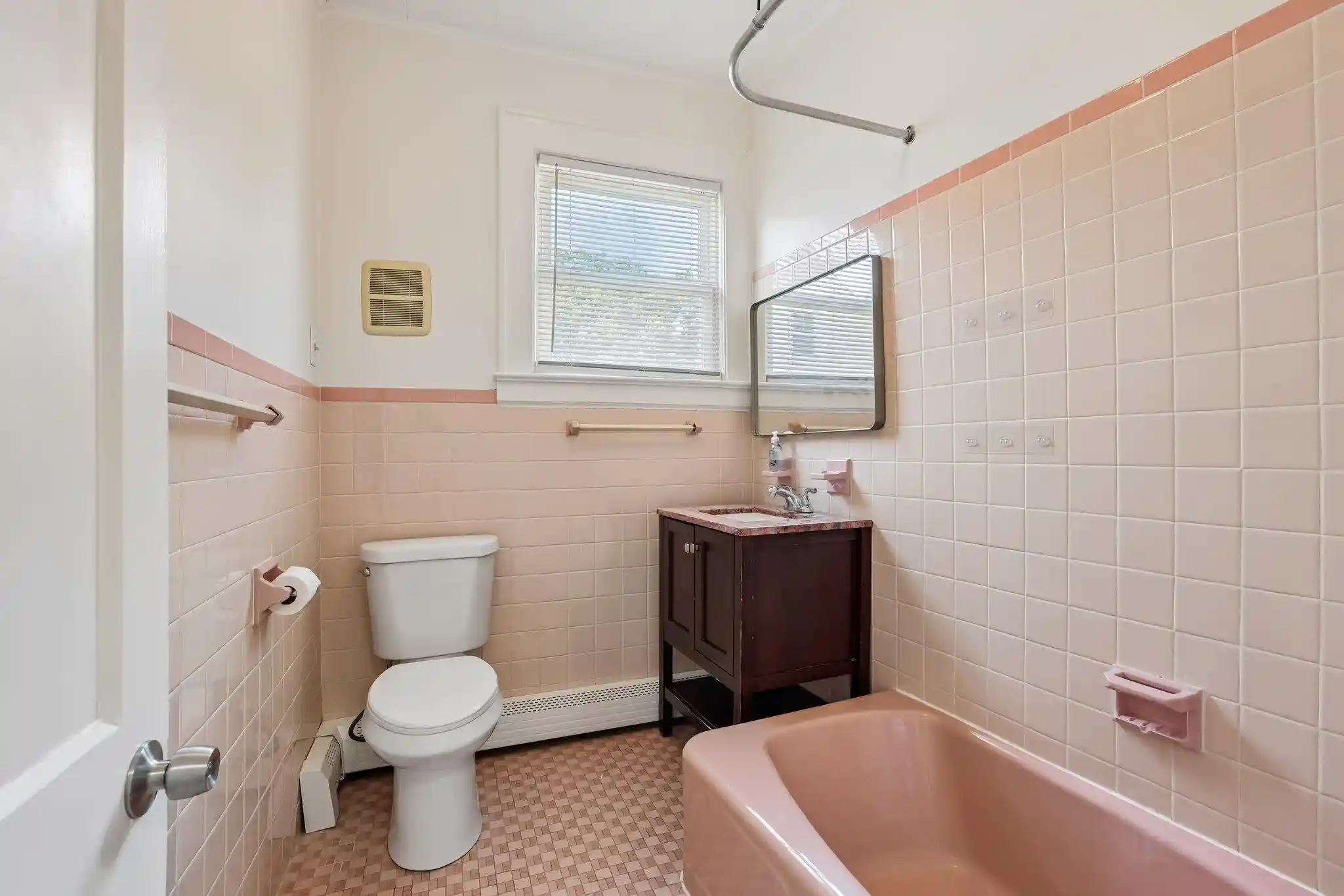 Photo 4 of Sale Pending at 803 Devon St, Kearny, NJ 07032 | MLS# 260019661 | Listing updated on 2026-10-07