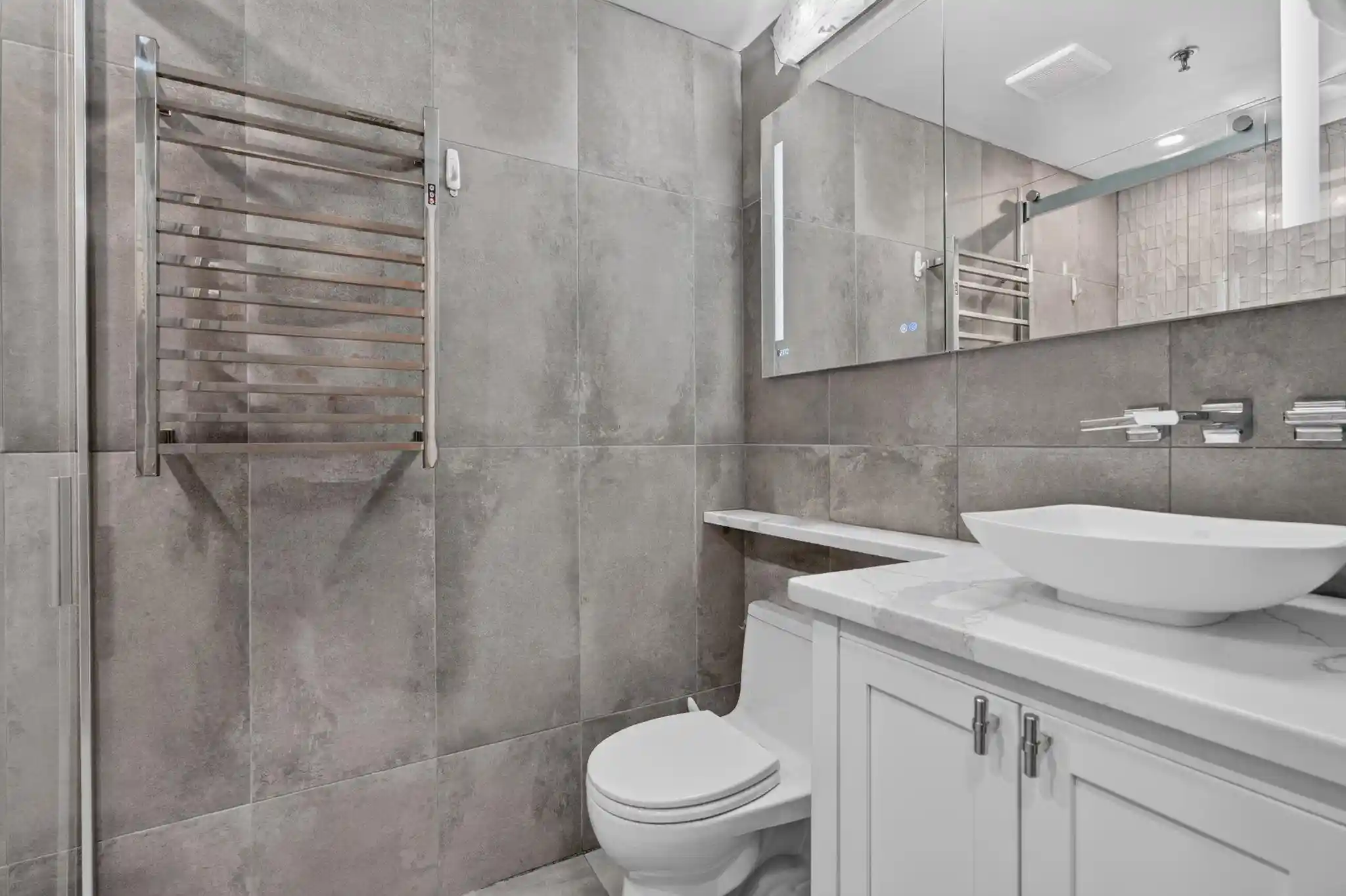 Listing Photo 5 - Condo for sale in building located at 416 Monroe St, Hammonton, NJ 07030 - Unit #1L