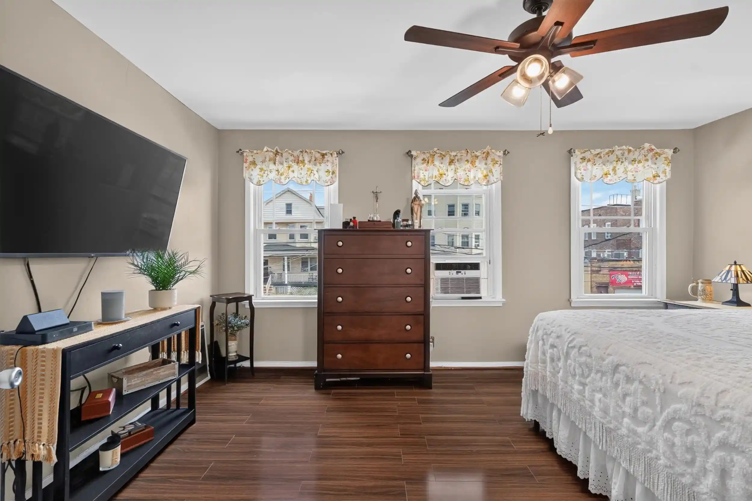 Photo 4 of Single family home for sale at 14 West 52nd St, Bayonne, NJ 07002 | MLS# 260019796 | Listing updated on 2026-10-08