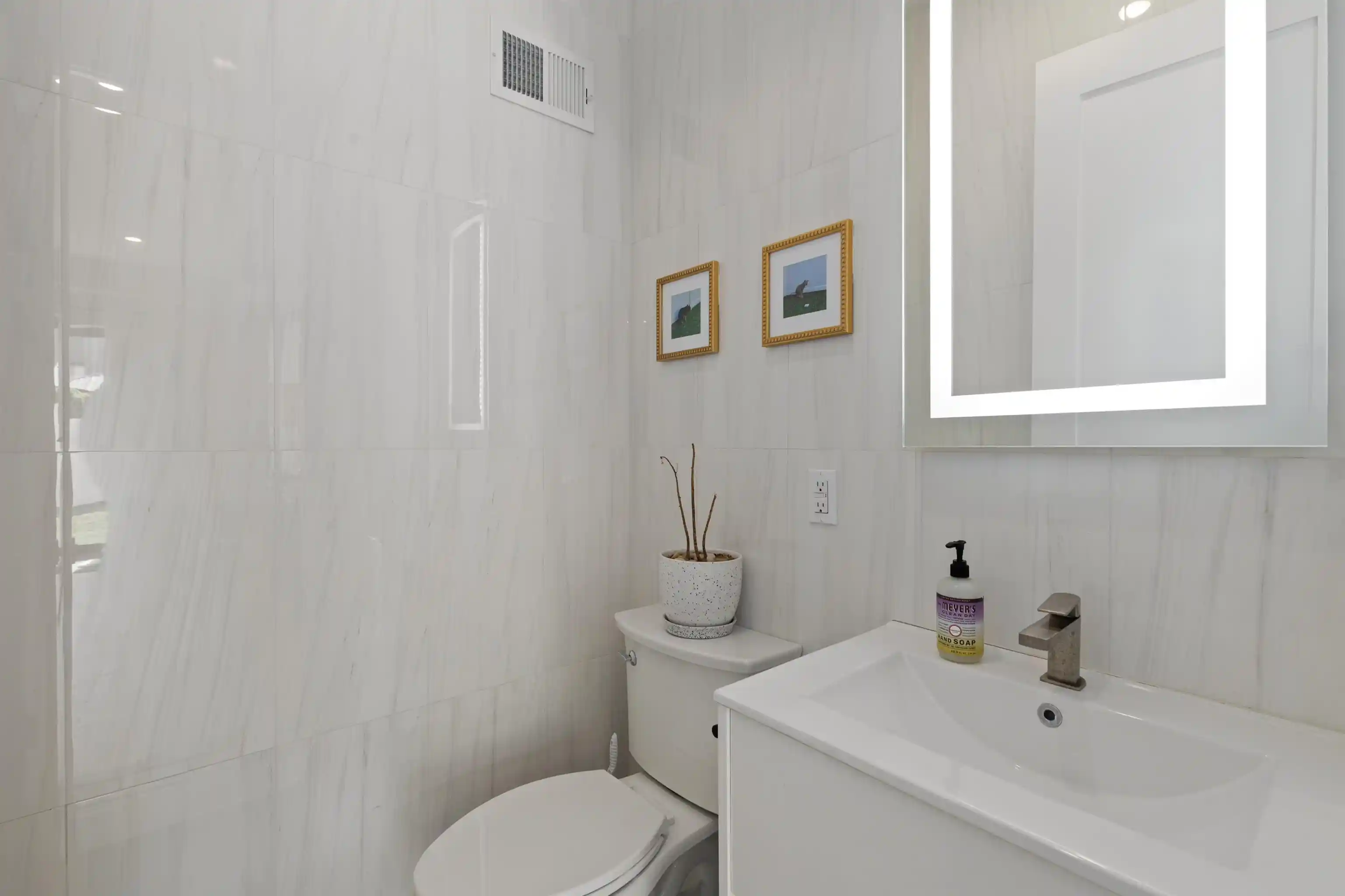 Listing Photo 5 - Condo for sale in building located at 107 Orient Ave, Jersey City, NJ 07305