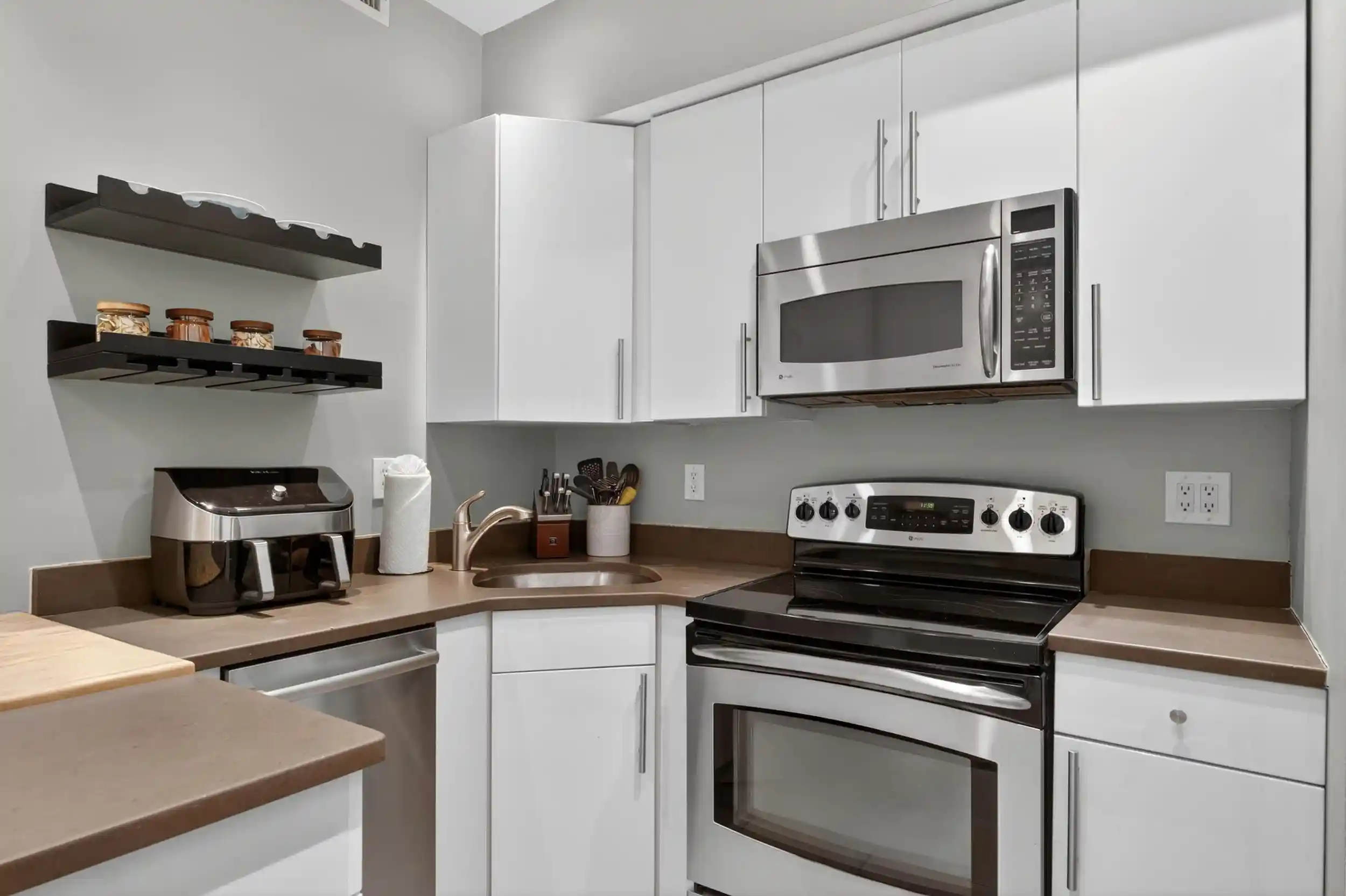 Listing Photo 1 - Condo for sale in building located at 117 Bloomfield St, Hoboken, NJ 07030 - Unit #3A