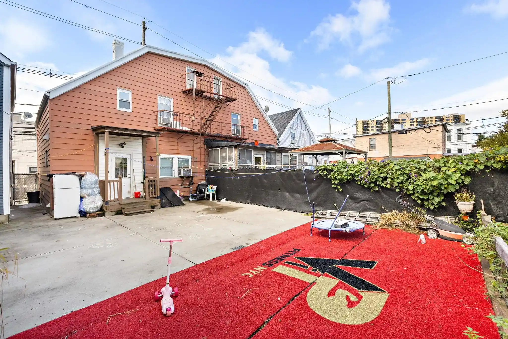 Photo 4 of Single family home for sale at 1110 61st Street, North Bergen, NJ 07047 | MLS# 260020106 | Listing updated on 2026-10-08
