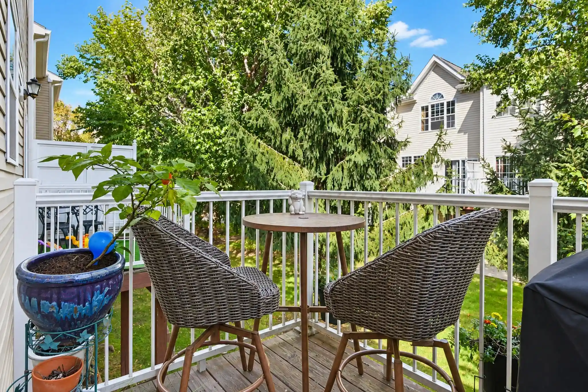Photo 3 of Townhouse for sale at 35 Mallard Pl #35, Secaucus, NJ 07094 | MLS# 260020120 | Listing updated on 2026-10-07
