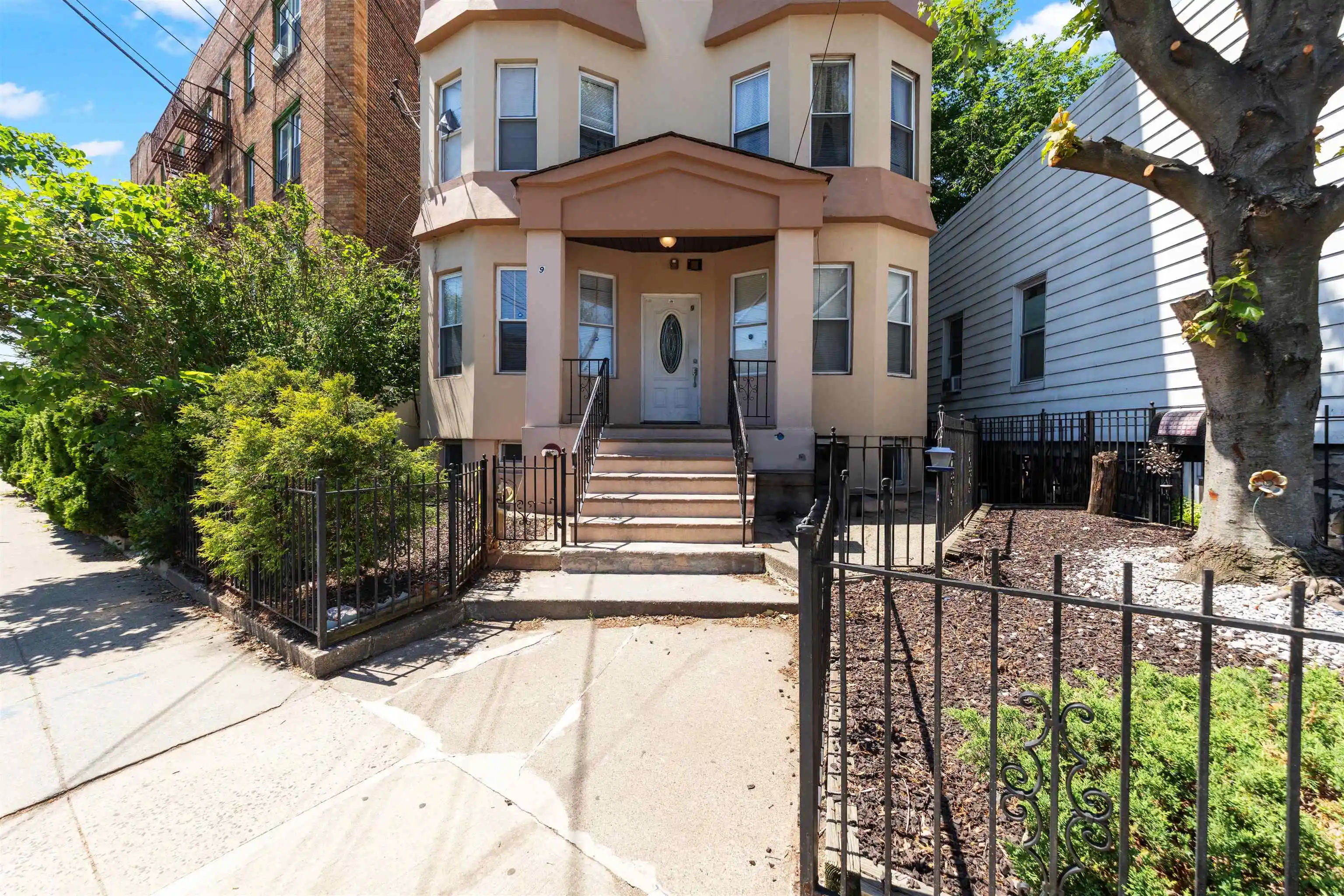 Photo 1 of Condo for sale at 9 Sanford Pl #301, Jersey City, NJ 07307 | MLS# 260020128 | Listing updated on 2026-10-06