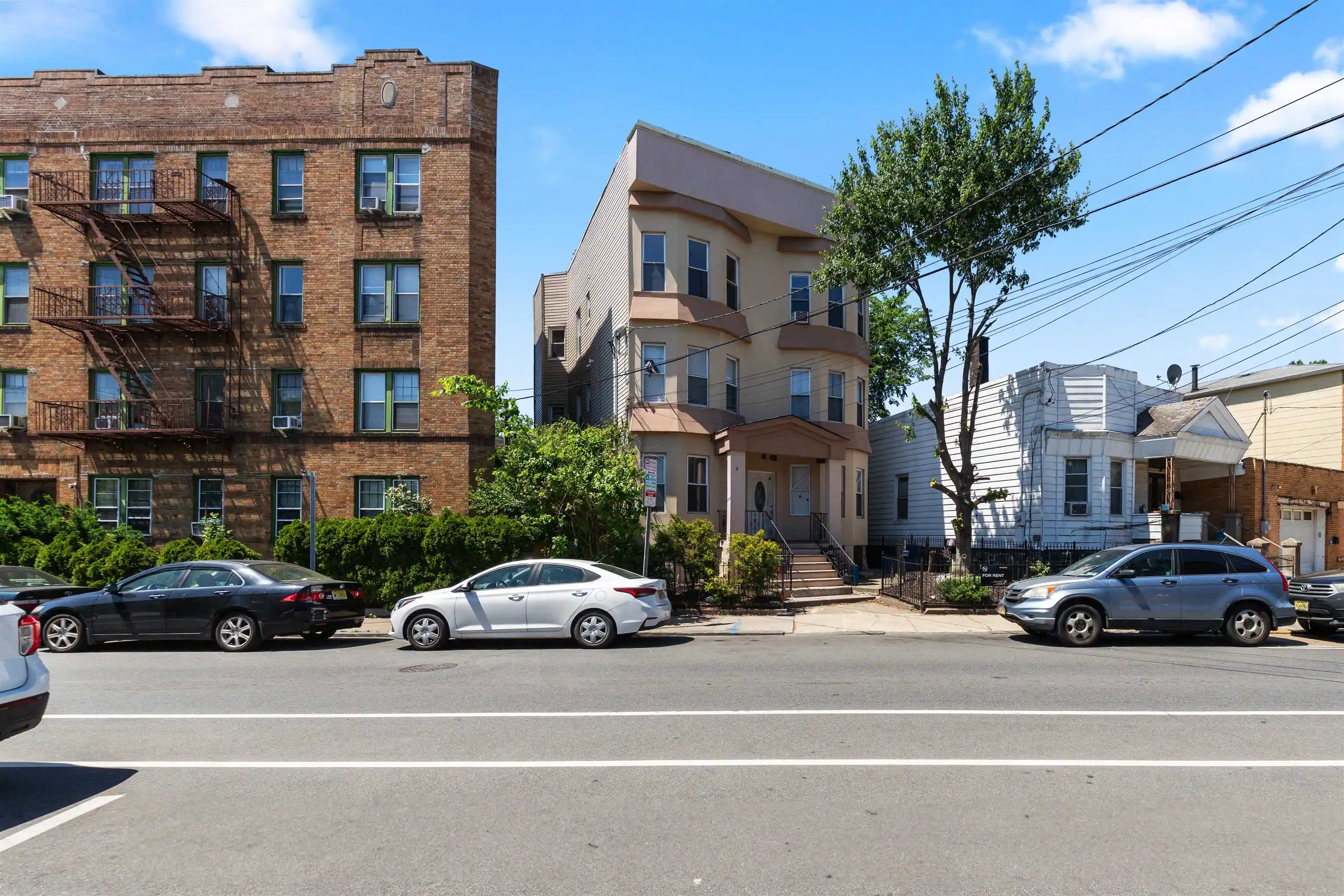 Listing Photo 5 - Condo for sale in building located at 9 Sanford Pl, Jersey City, NJ 07307 - Unit #301
