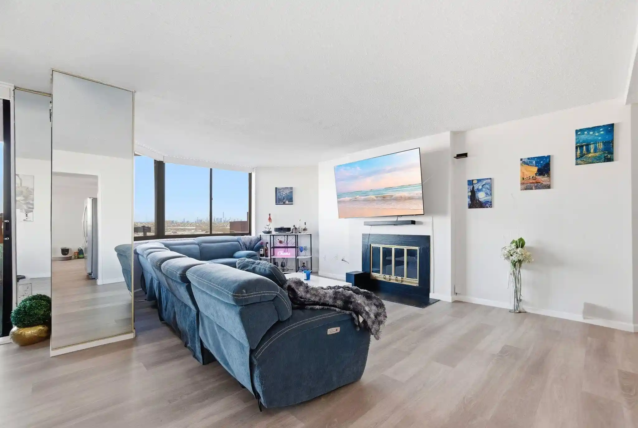 Photo 2 of Condo for sale at 1633 Harmon Cvs Tower #1633, Secaucus, NJ 07094 | MLS# 260020133 | Listing updated on 2026-10-06
