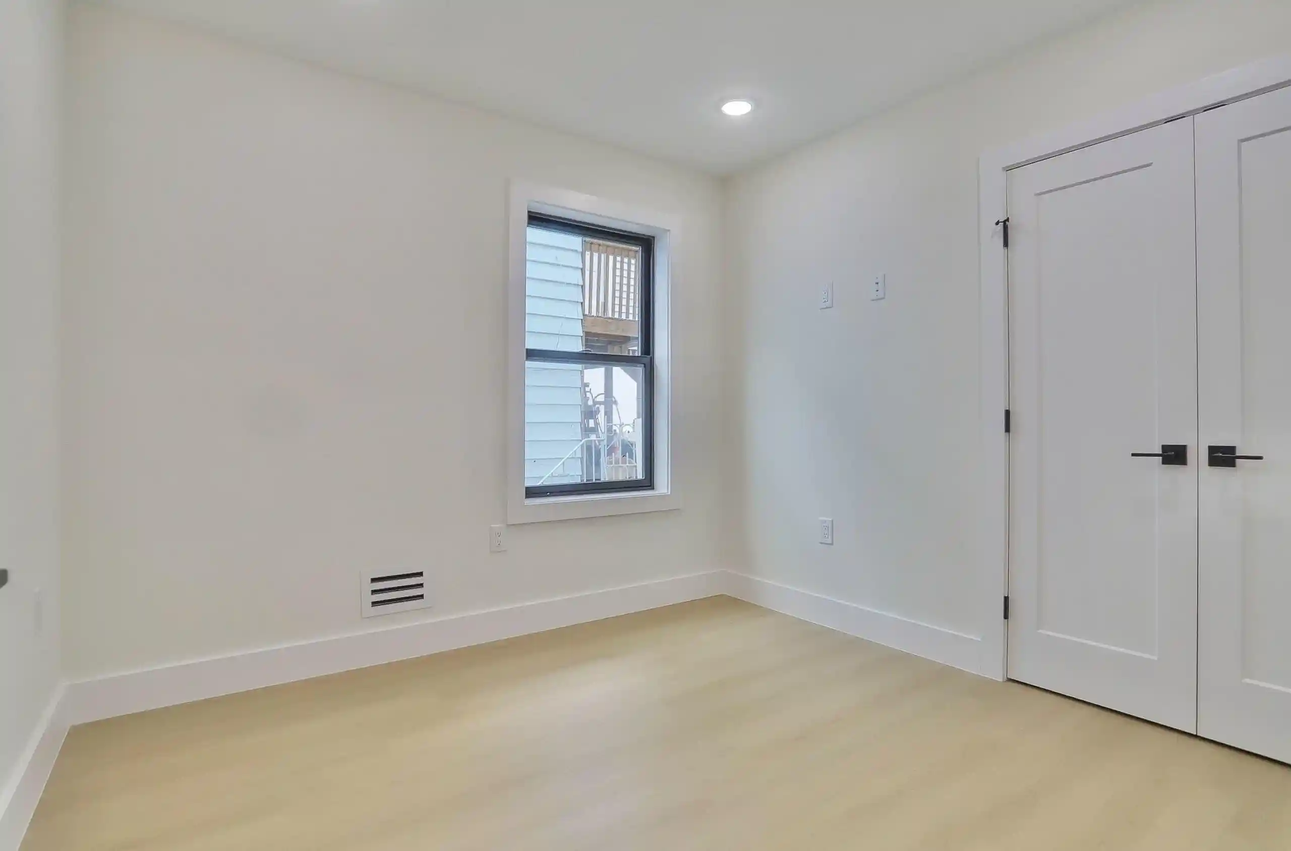 Listing Photo 5 - Condo for sale in building located at 182 Columbia Ave, Jersey City, NJ 07307