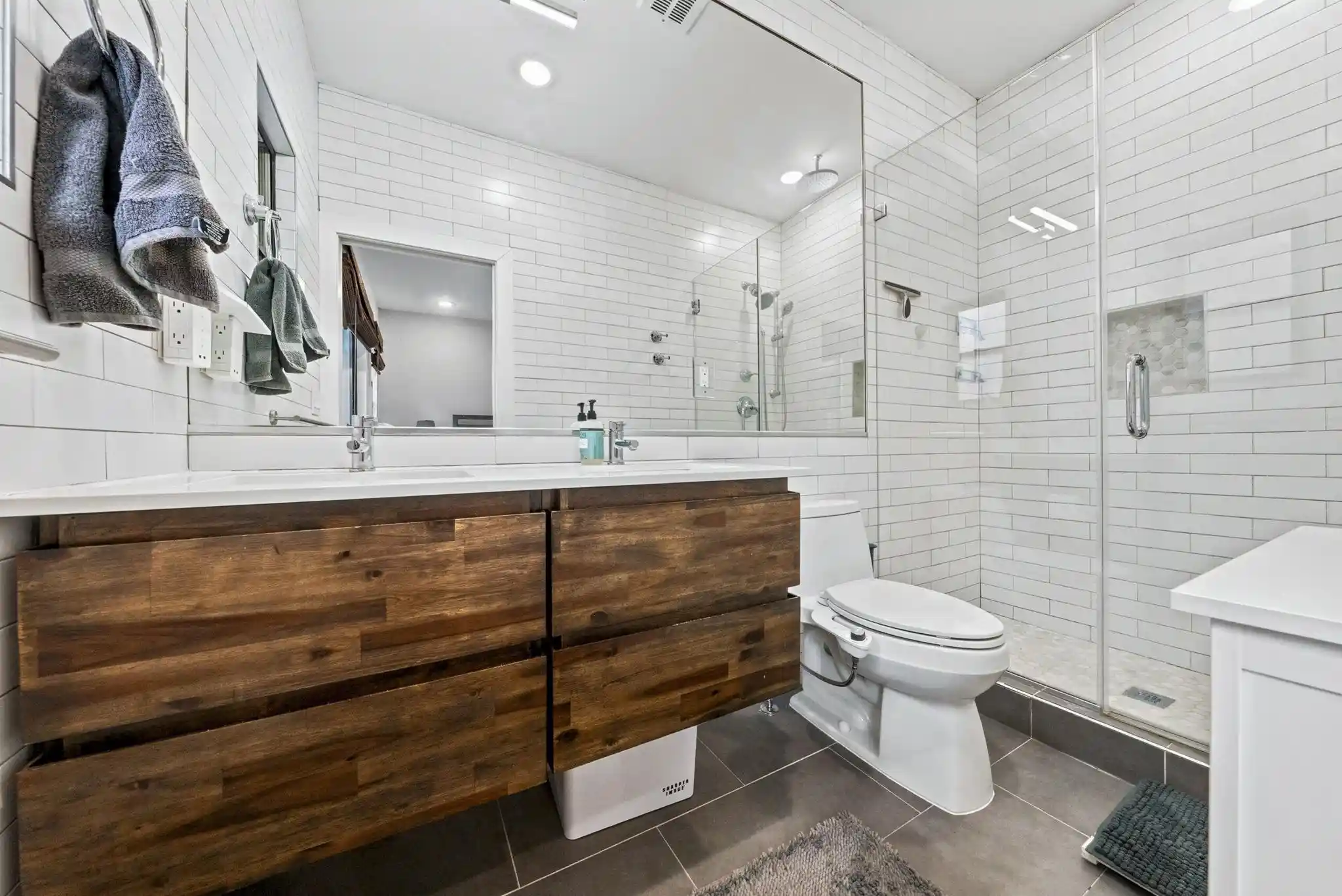 Photo 3 of Townhouse for sale at 138 Congress St #1, Jersey City, NJ 07307 | MLS# 260020414 | Listing updated on 2026-10-08