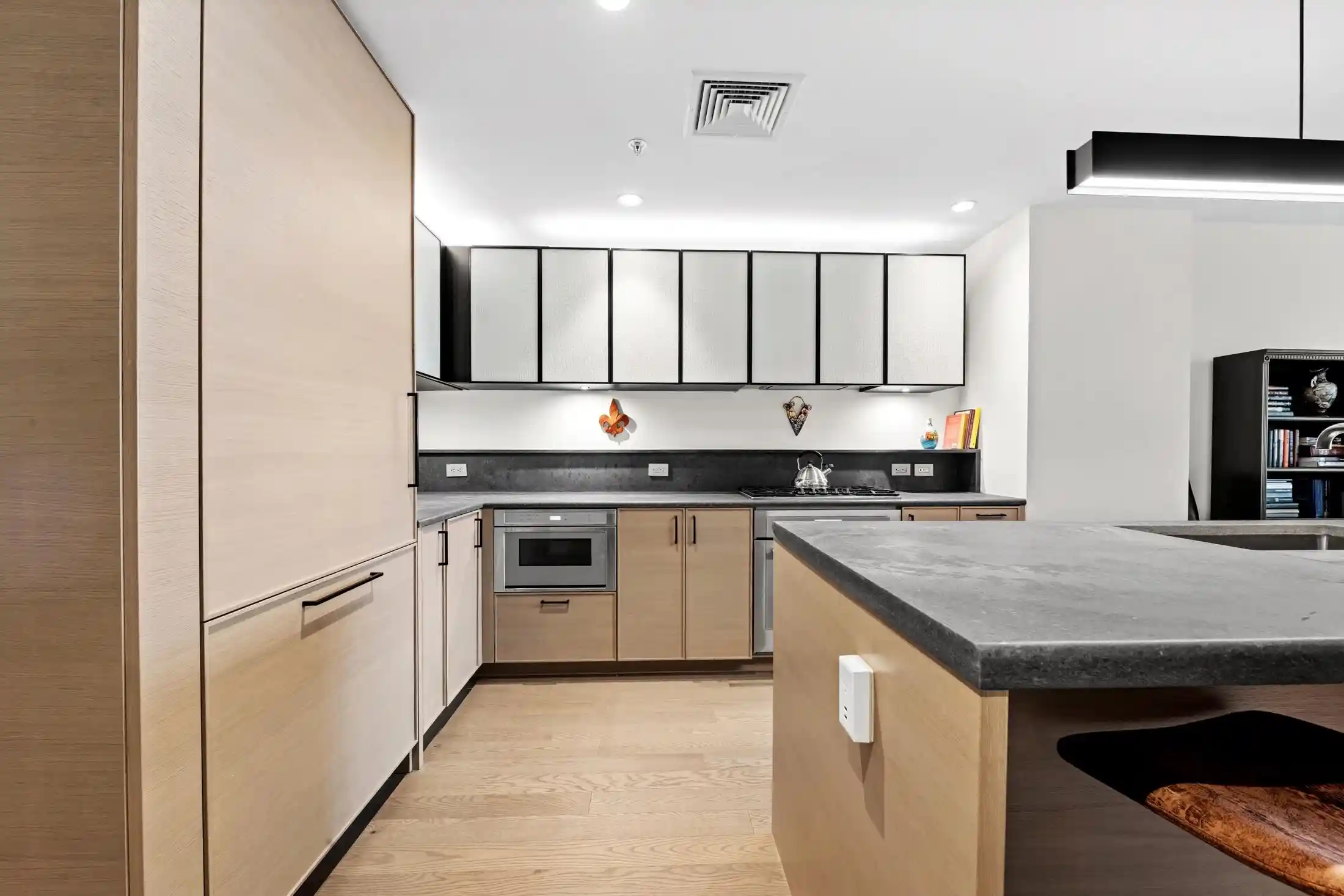 Listing Photo 5 - Condo for sale in building located at 1425 Hudson St, Hoboken, NJ 07030 - Unit #3L